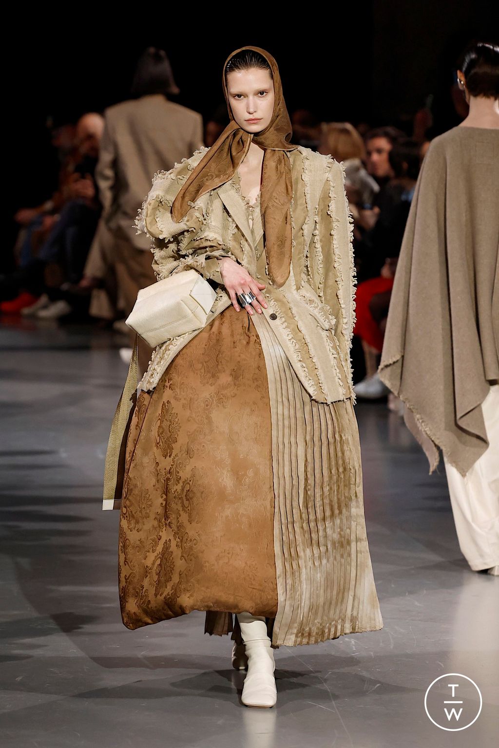 Fashion Week Paris Fall/Winter 2025 look 18 from the Uma Wang collection womenswear