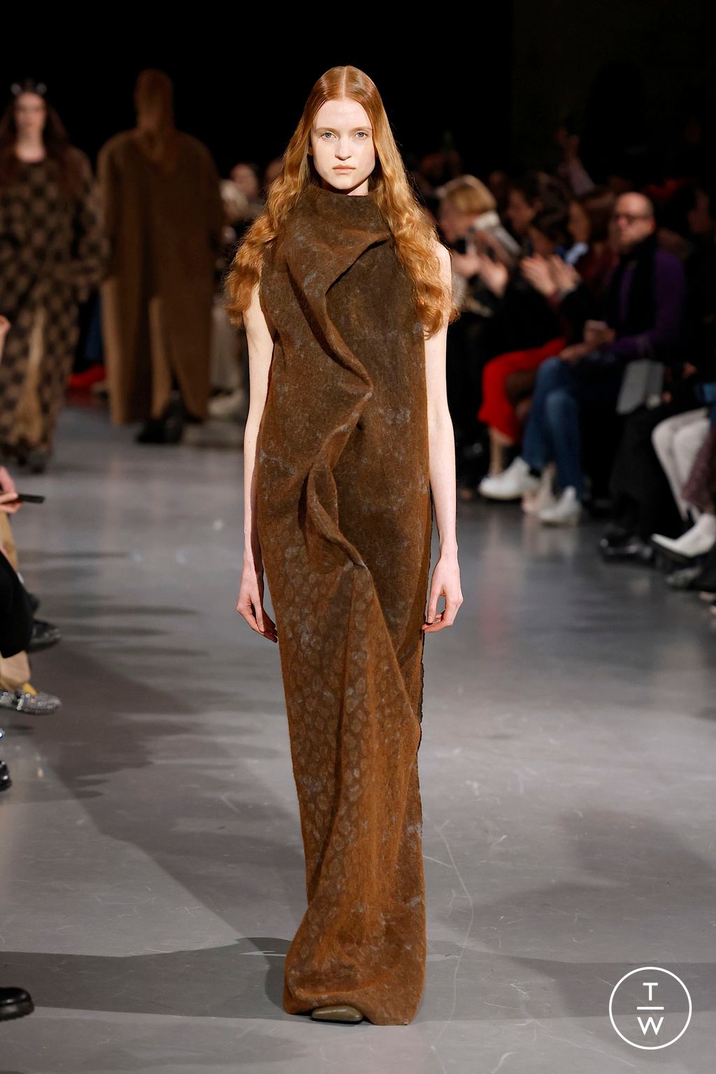 Fashion Week Paris Fall/Winter 2025 look 24 from the Uma Wang collection womenswear