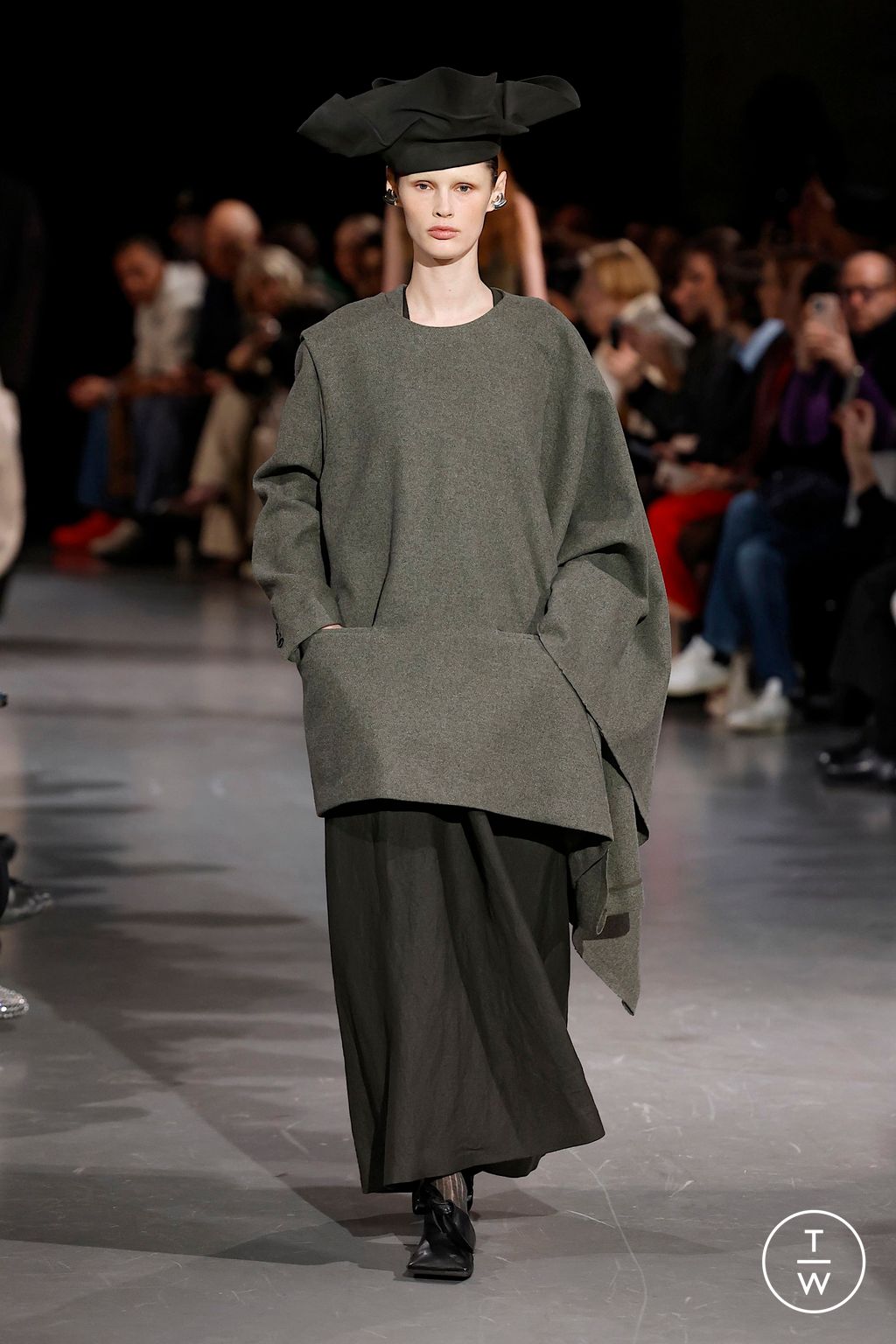 Fashion Week Paris Fall/Winter 2025 look 30 from the Uma Wang collection womenswear