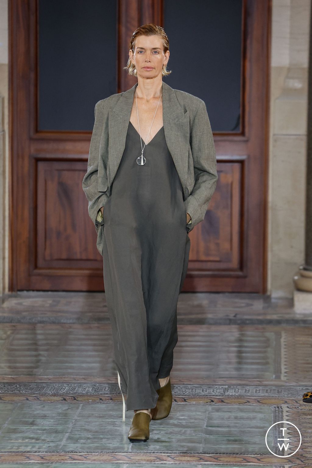Fashion Week Paris Spring/Summer 2024 look 25 from the Uma Wang collection 女装