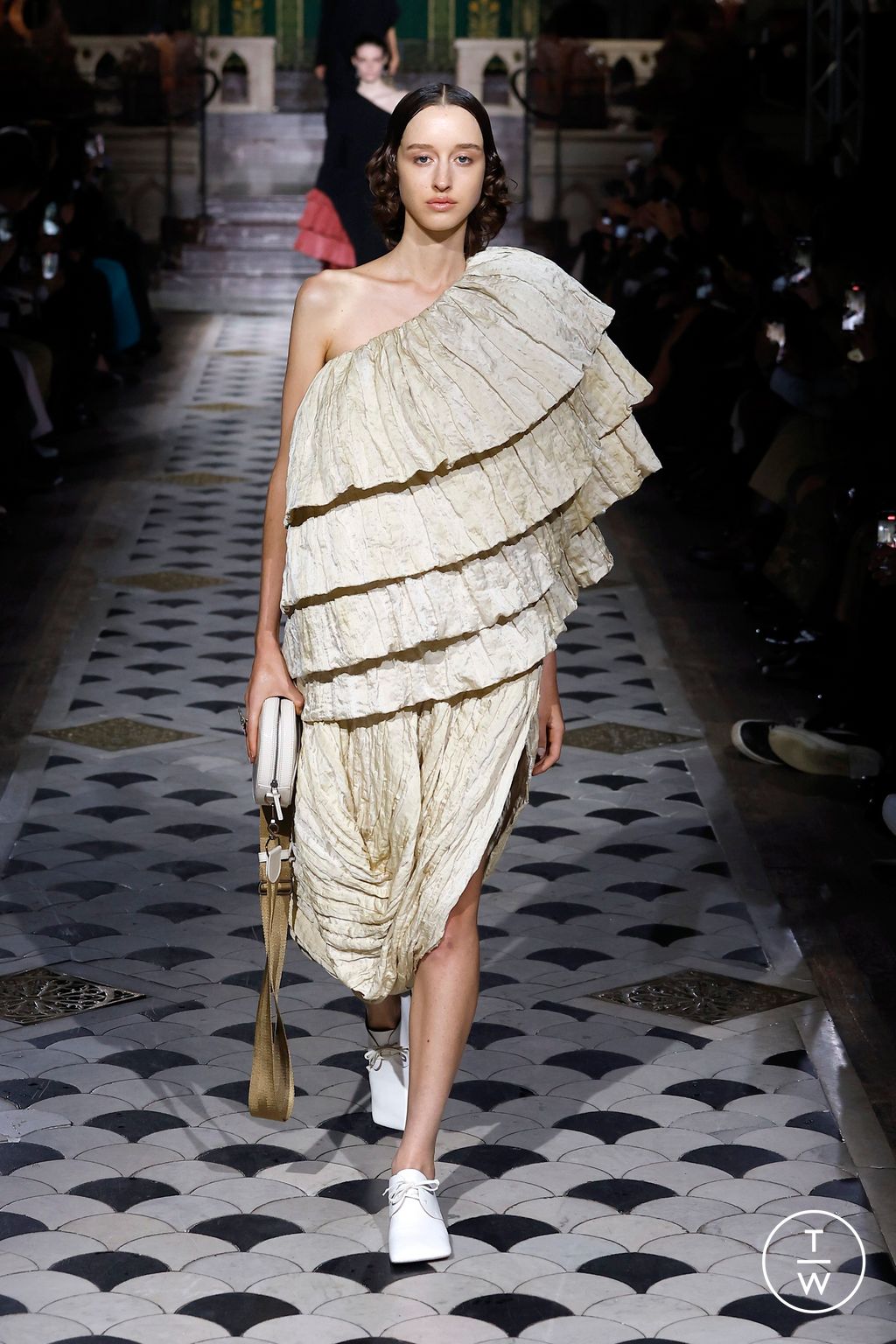 Fashion Week Paris Spring-Summer 2025 look 2 from the Uma Wang collection 女装