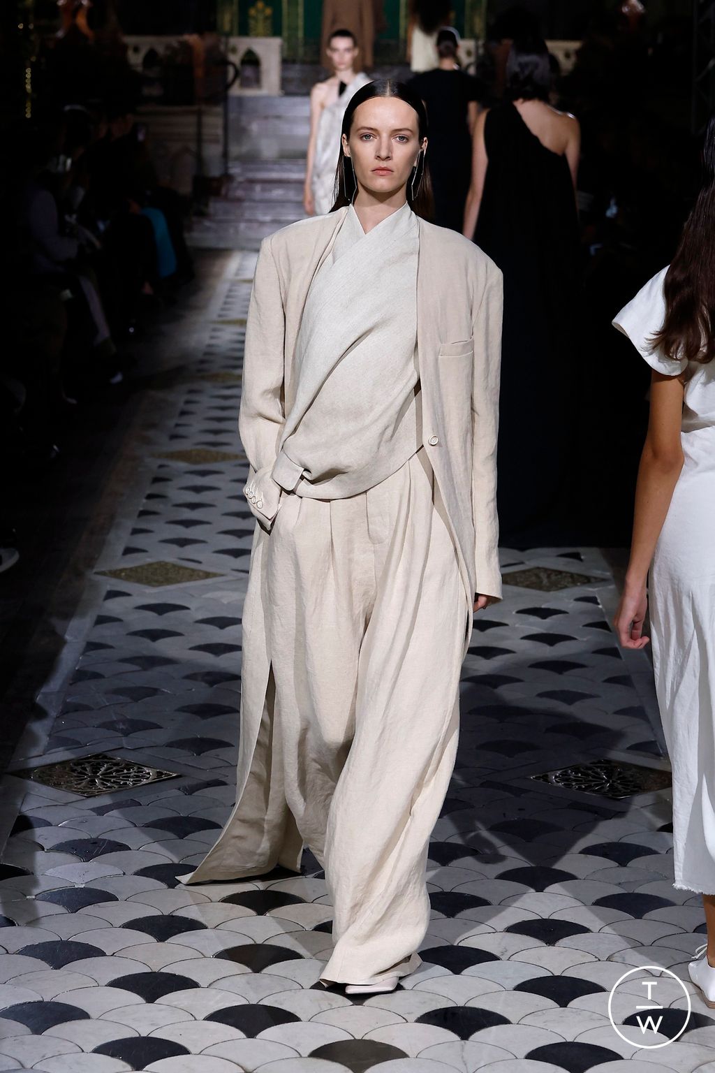 Fashion Week Paris Spring-Summer 2025 look 16 from the Uma Wang collection womenswear