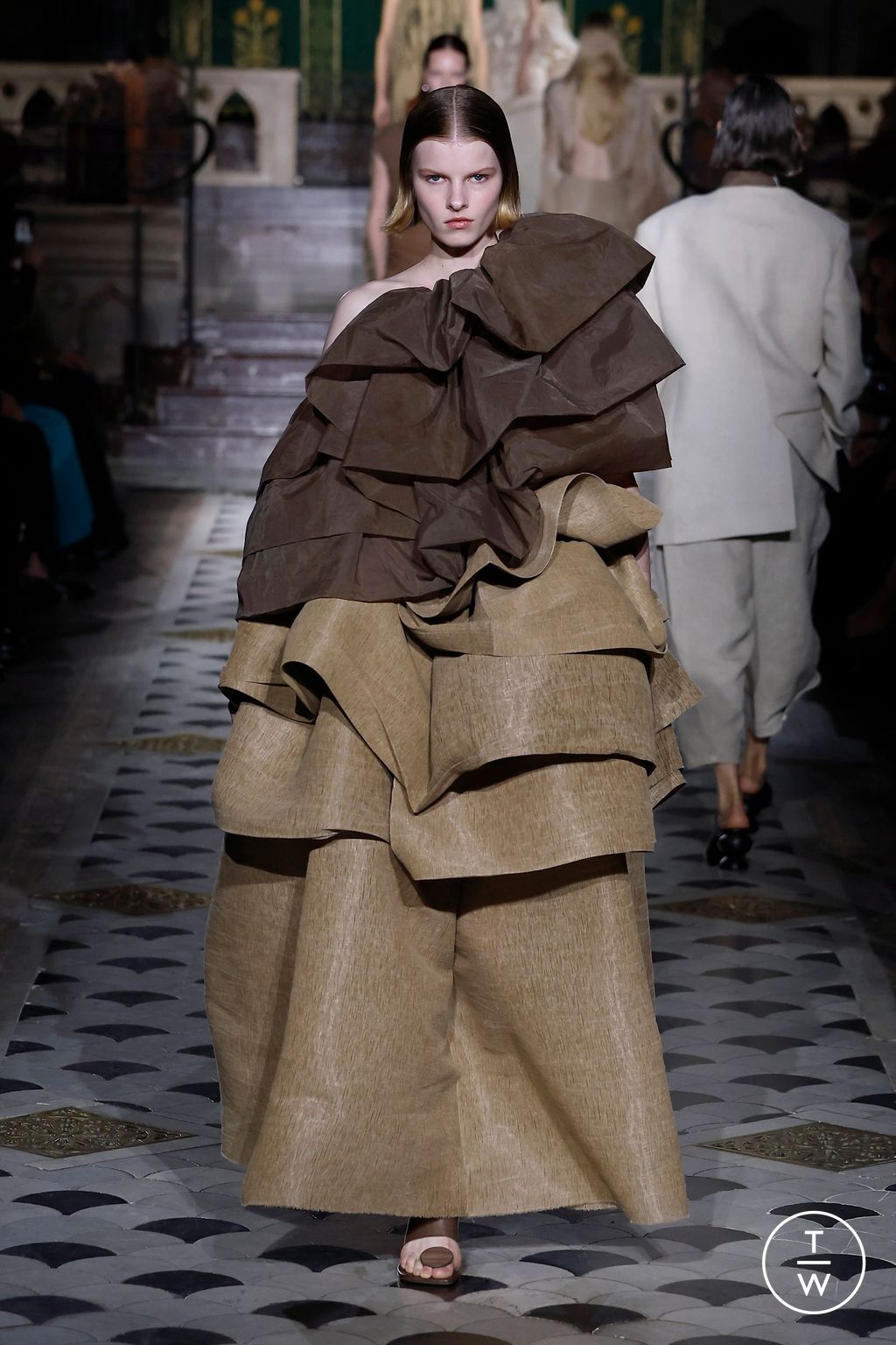 Fashion Week Paris Spring/Summer 2025 look 19 from the Uma Wang collection womenswear