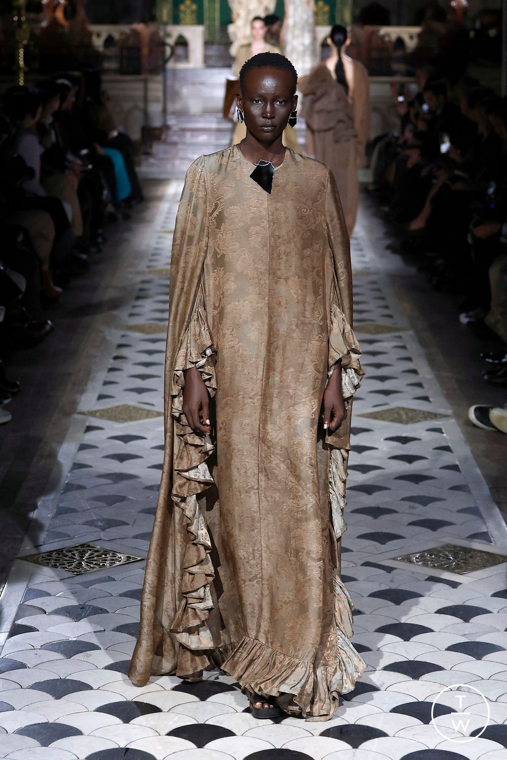 Fashion Week Paris Spring/Summer 2025 look 26 from the Uma Wang collection womenswear