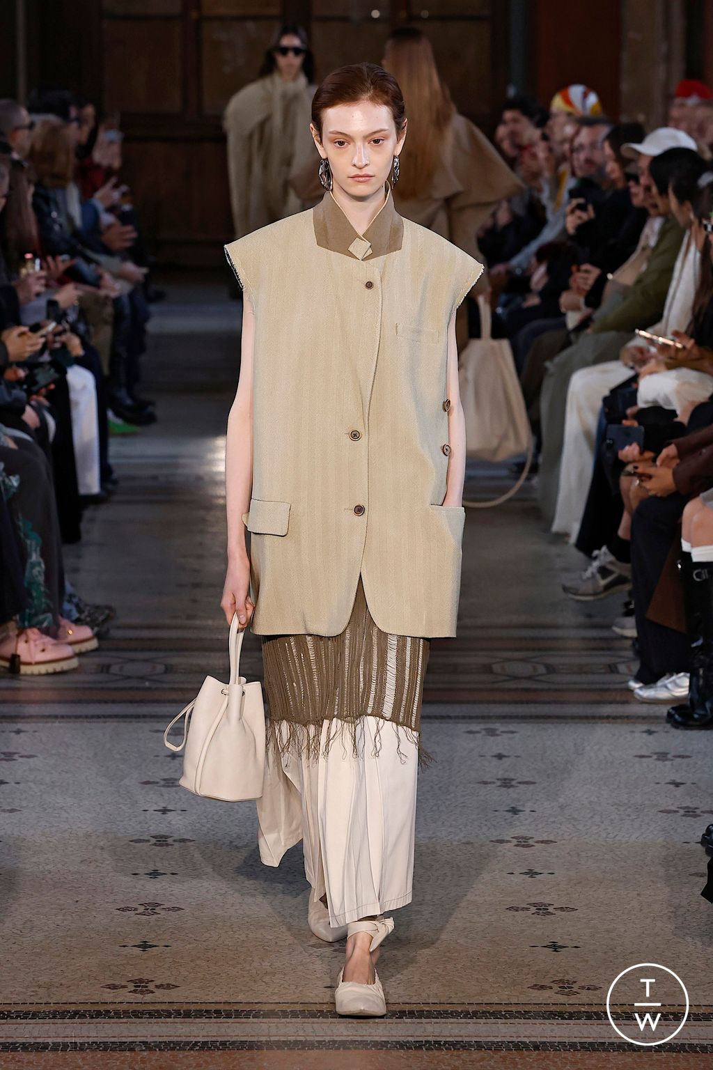 Fashion Week Paris Spring/Summer 2026 look 4 from the Uma Wang collection 女装