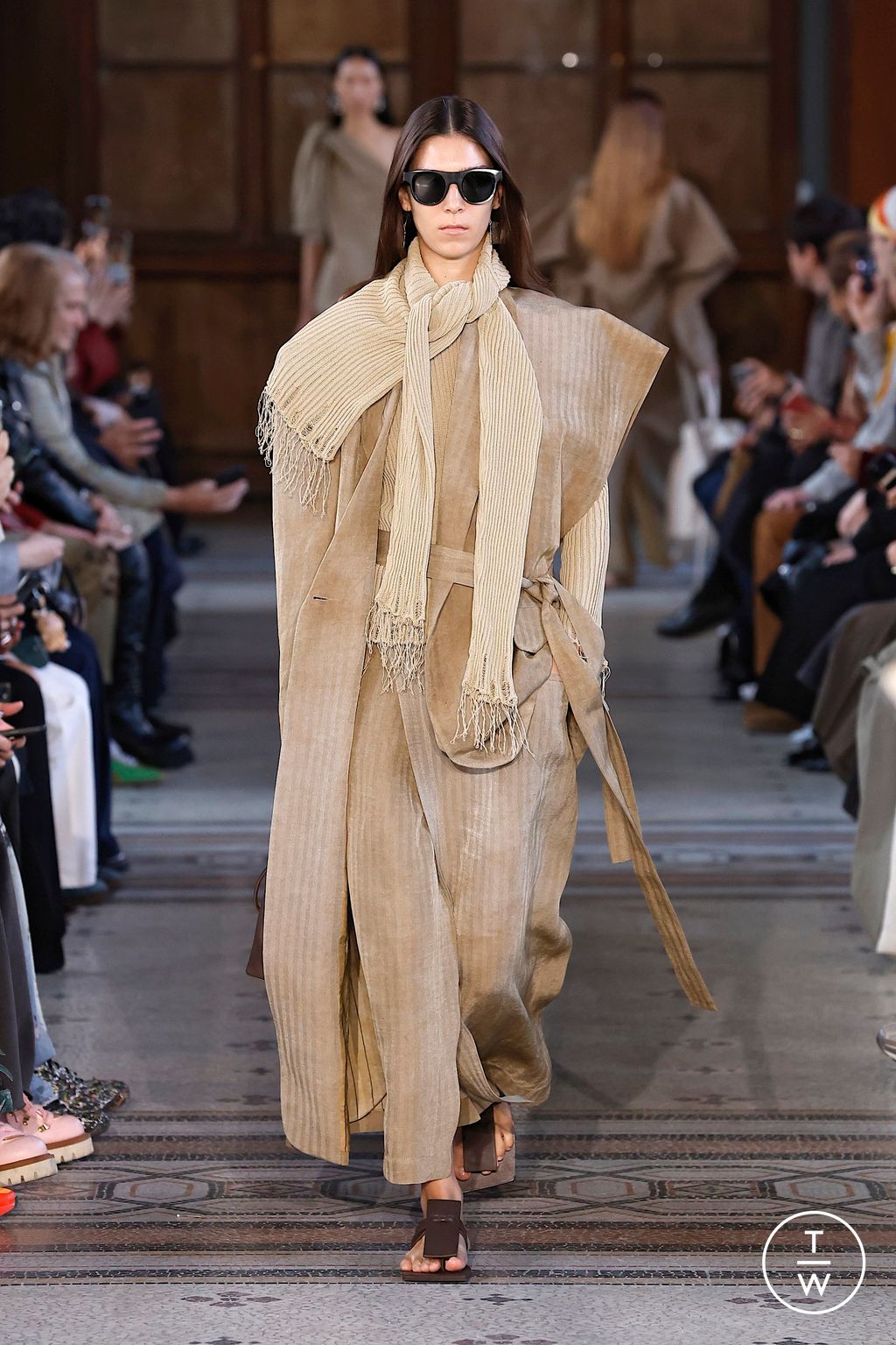 Fashion Week Paris Spring/Summer 2026 look 5 from the Uma Wang collection 女装