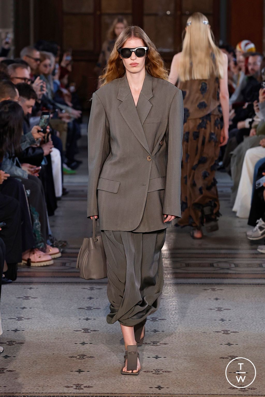 Fashion Week Paris Spring/Summer 2026 look 11 from the Uma Wang collection 女装