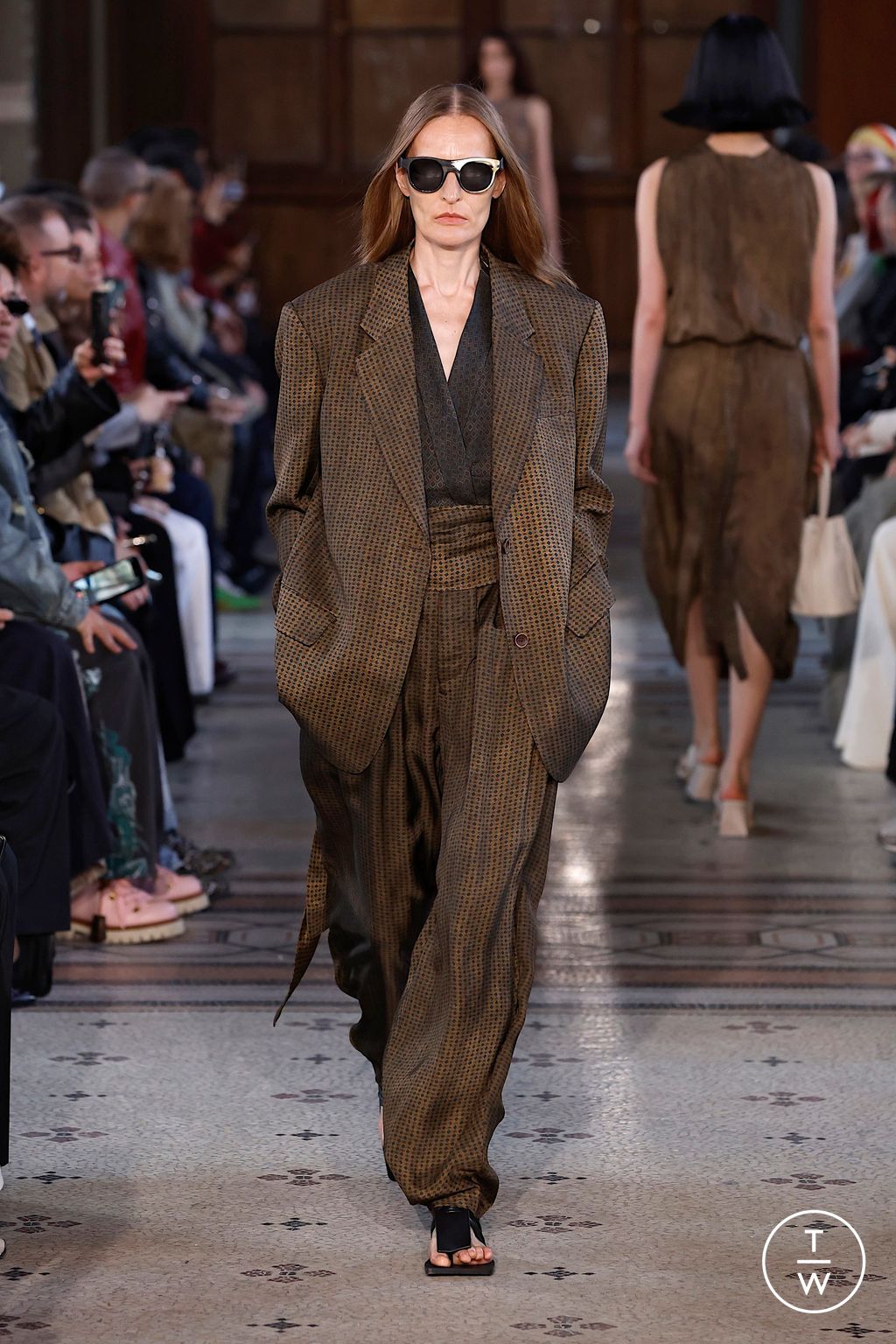 Fashion Week Paris Spring/Summer 2026 look 16 from the Uma Wang collection womenswear