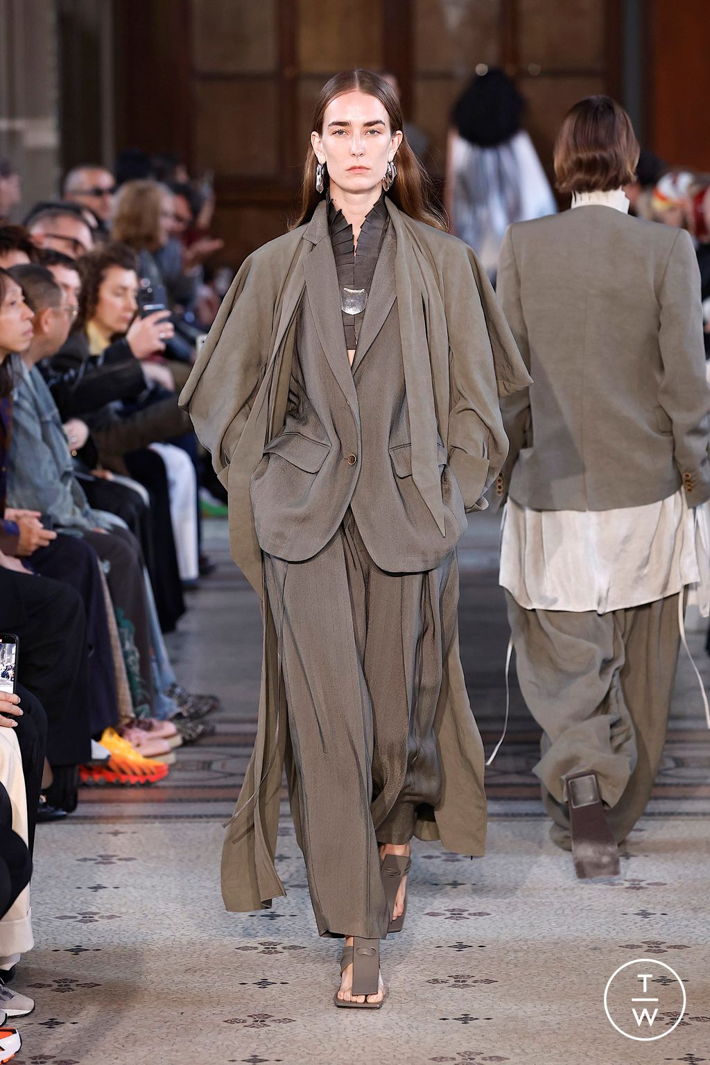 Fashion Week Paris Spring/Summer 2026 look 30 from the Uma Wang collection 女装