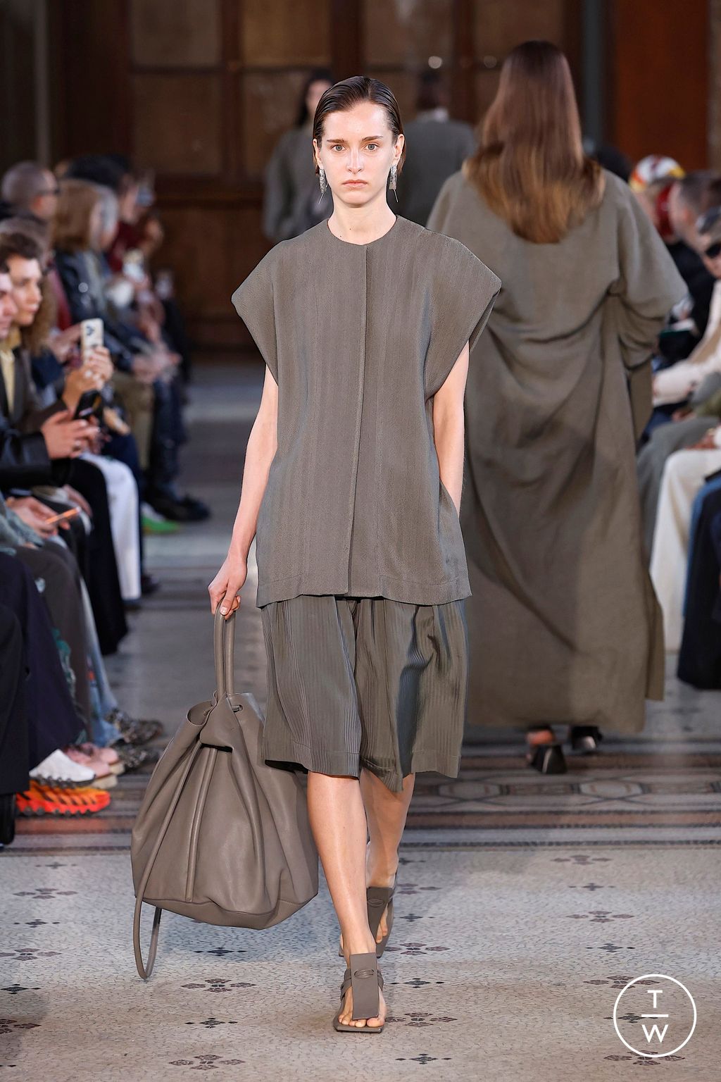 Fashion Week Paris Spring/Summer 2026 look 31 from the Uma Wang collection womenswear