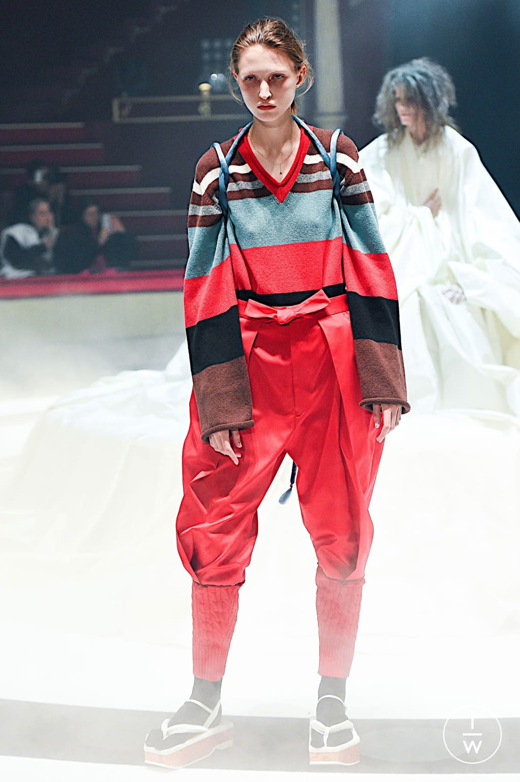 Fashion Week Paris Fall/Winter 2020 look 7 from the Undercover collection 男装