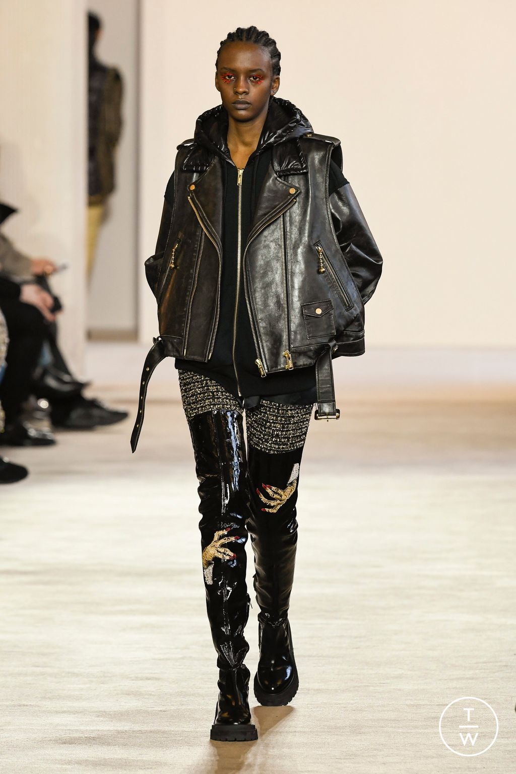 Fashion Week Paris Fall/Winter 2023 look 22 de la collection Undercover womenswear