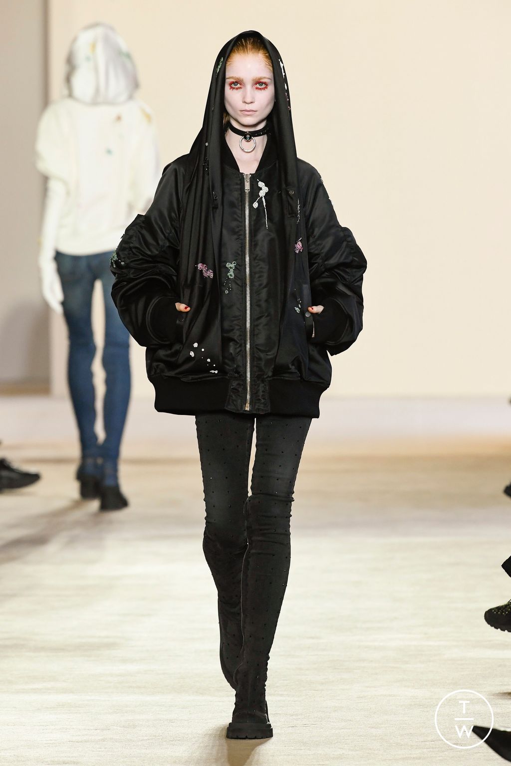 Fashion Week Paris Fall/Winter 2023 look 25 from the Undercover collection womenswear