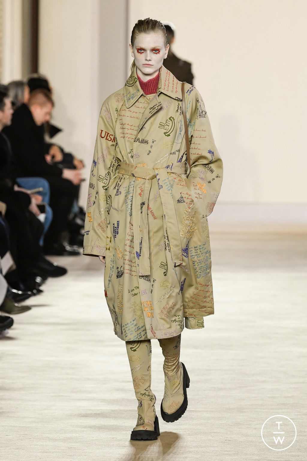 Fashion Week Paris Fall/Winter 2023 look 29 de la collection Undercover womenswear