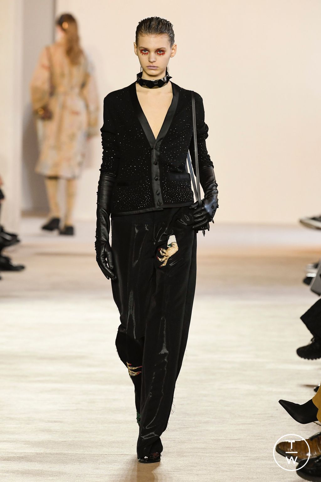 Fashion Week Paris Fall/Winter 2023 look 31 from the Undercover collection womenswear