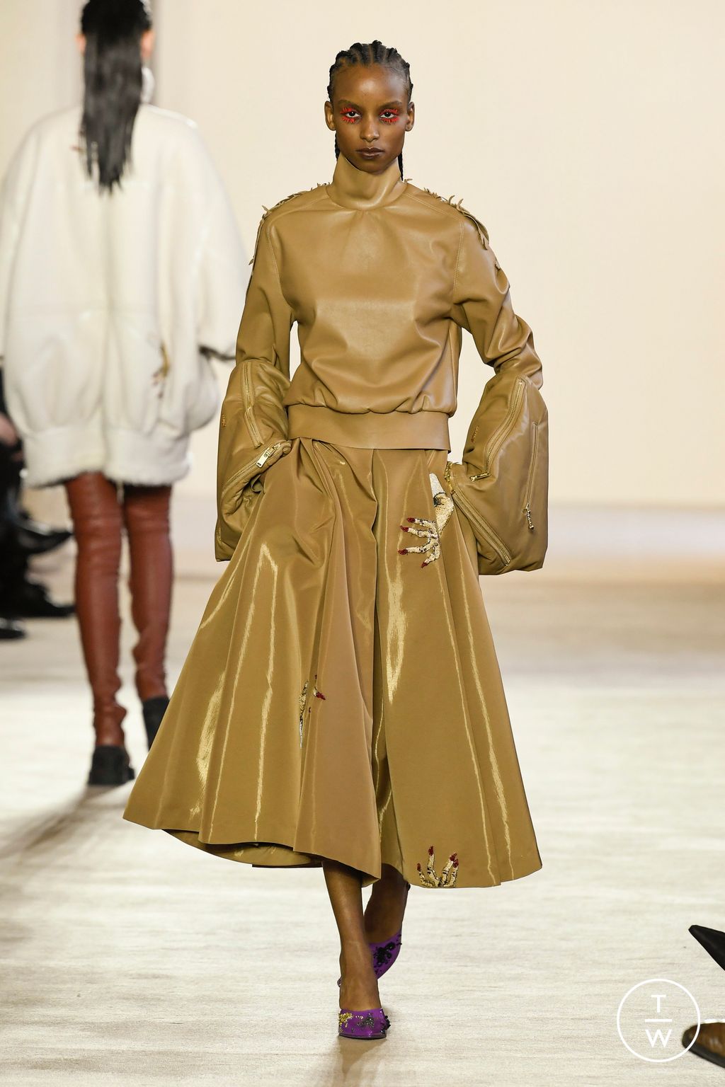 Fashion Week Paris Fall/Winter 2023 look 34 de la collection Undercover womenswear