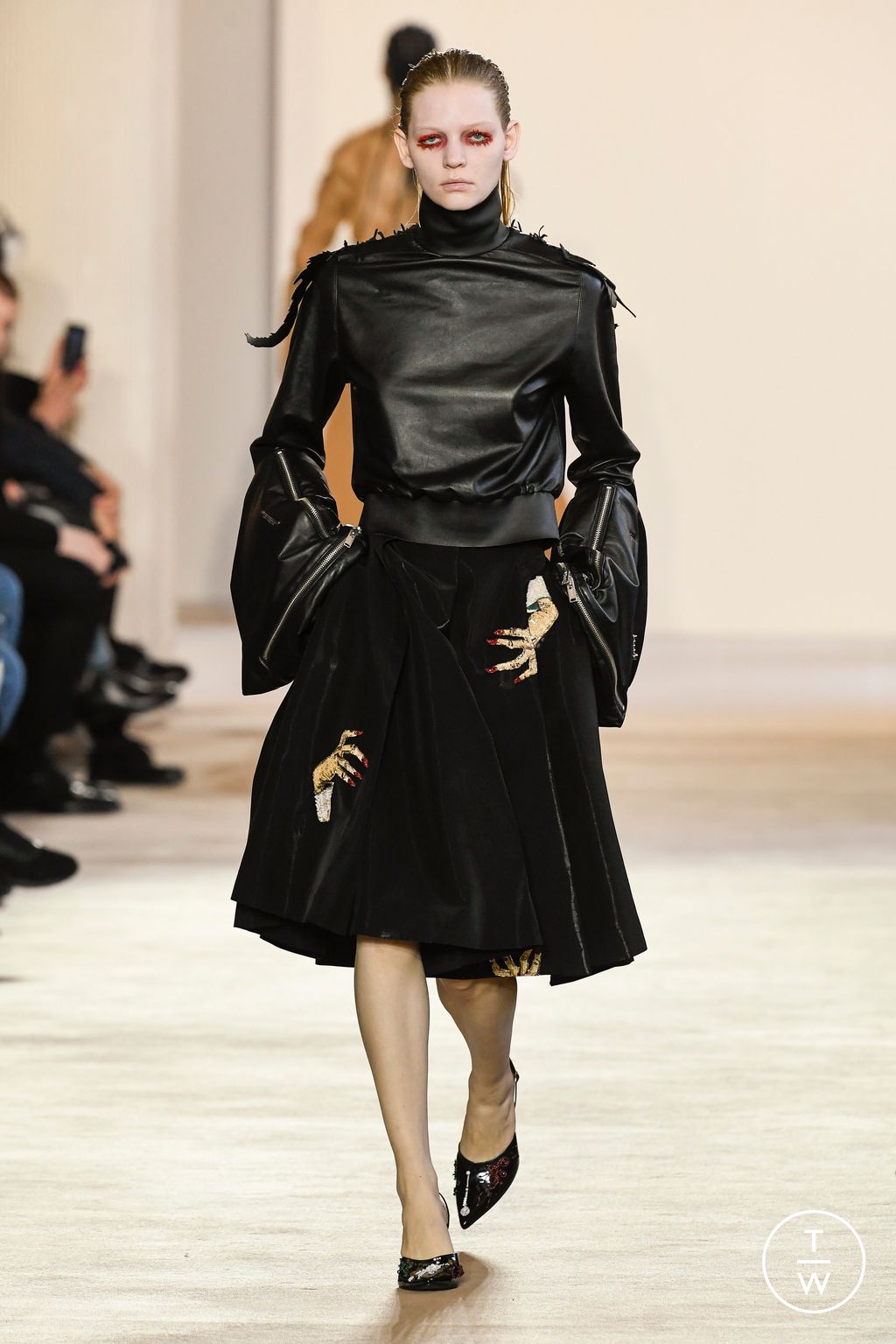 Fashion Week Paris Fall/Winter 2023 look 36 from the Undercover collection womenswear