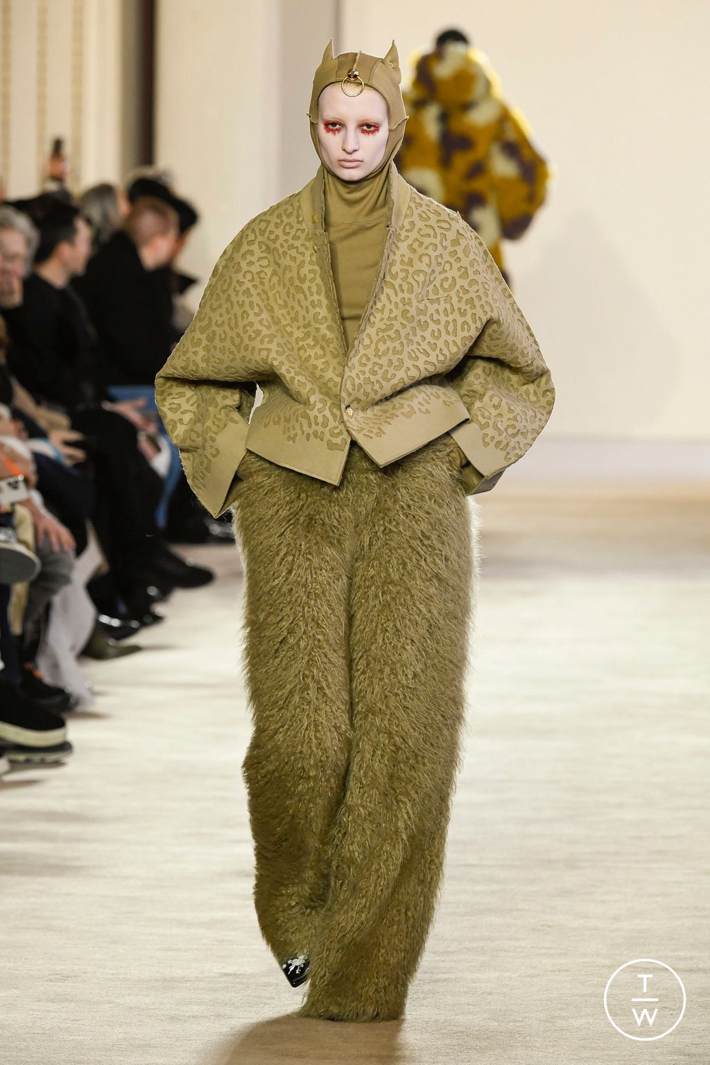 Fashion Week Paris Fall/Winter 2023 look 42 from the Undercover collection womenswear