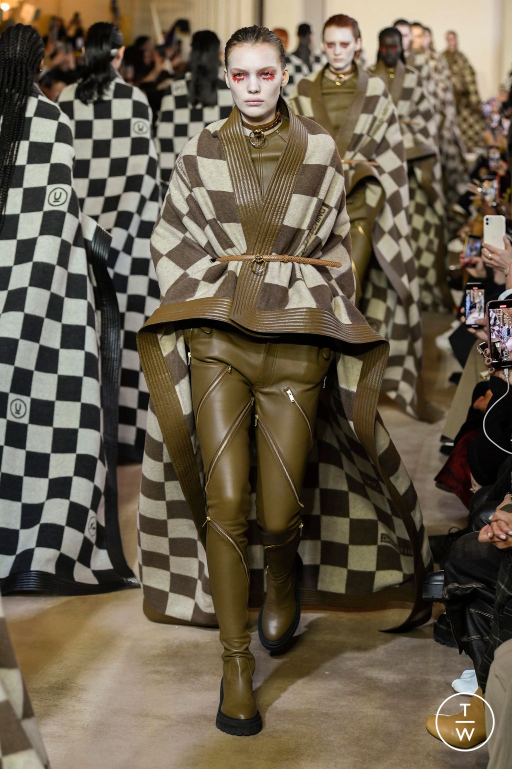 Fashion Week Paris Fall/Winter 2023 look 48 from the Undercover collection womenswear