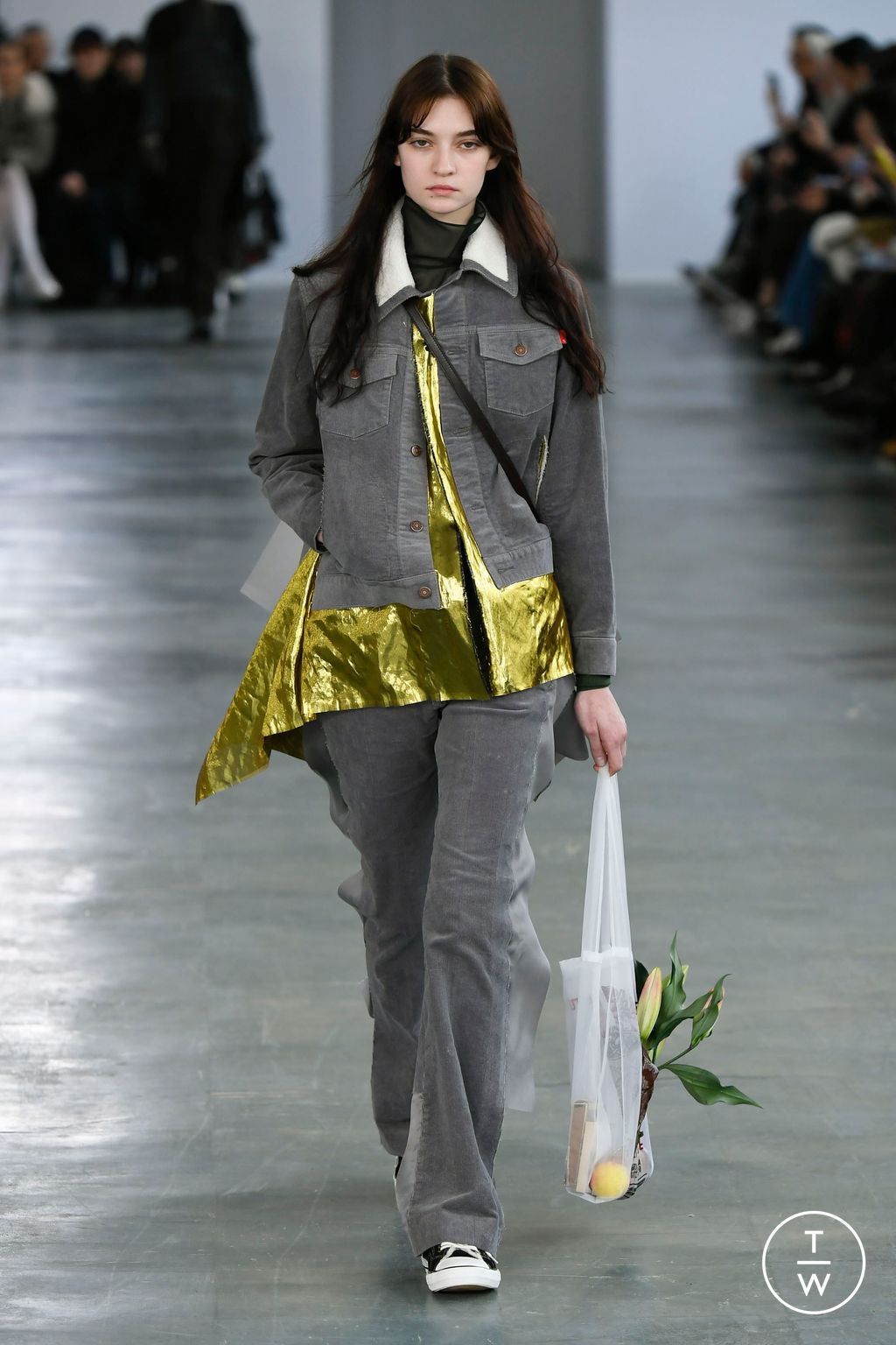 Fashion Week Paris Fall/Winter 2024 look 13 de la collection Undercover womenswear
