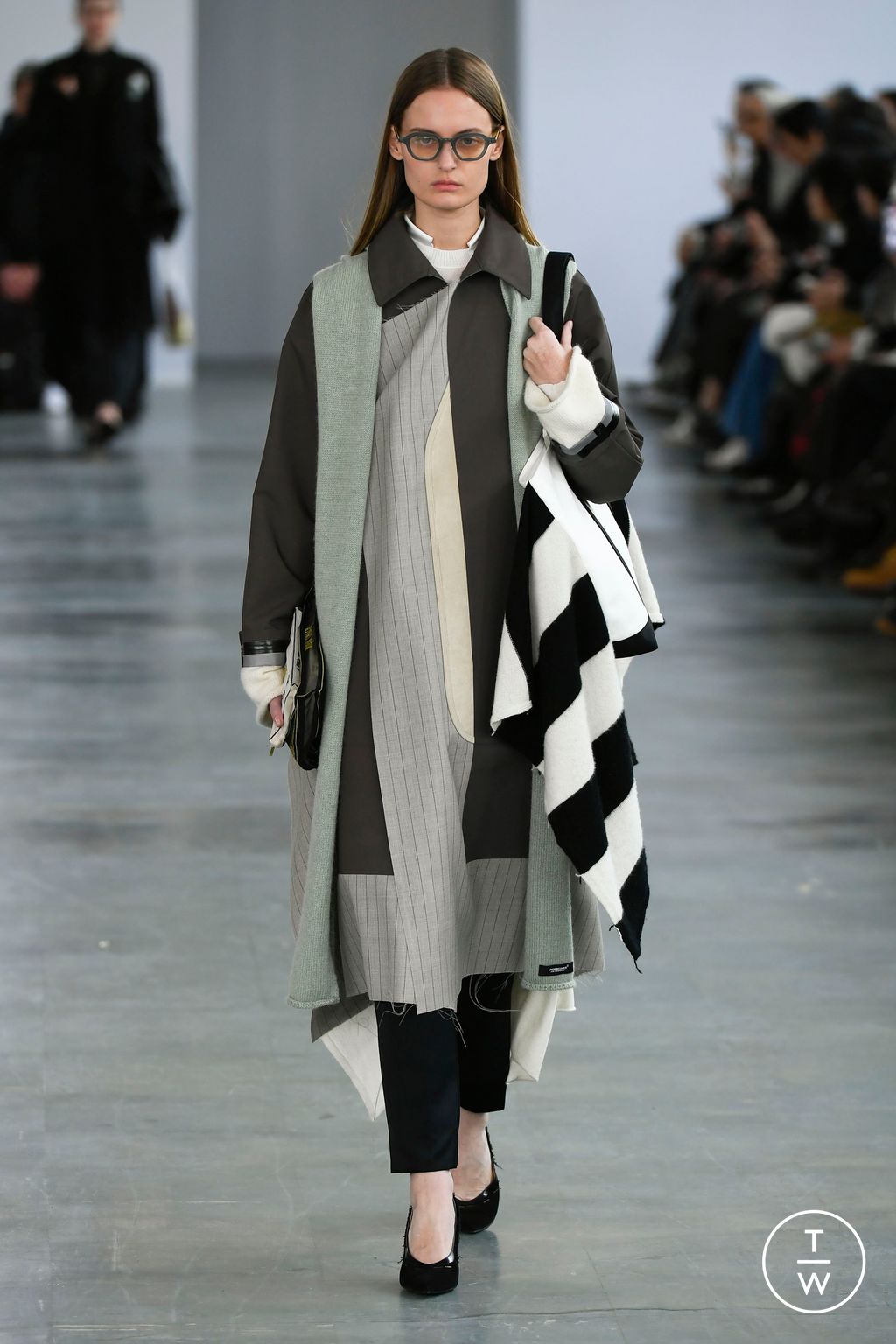 Fashion Week Paris Fall/Winter 2024 look 20 from the Undercover collection womenswear