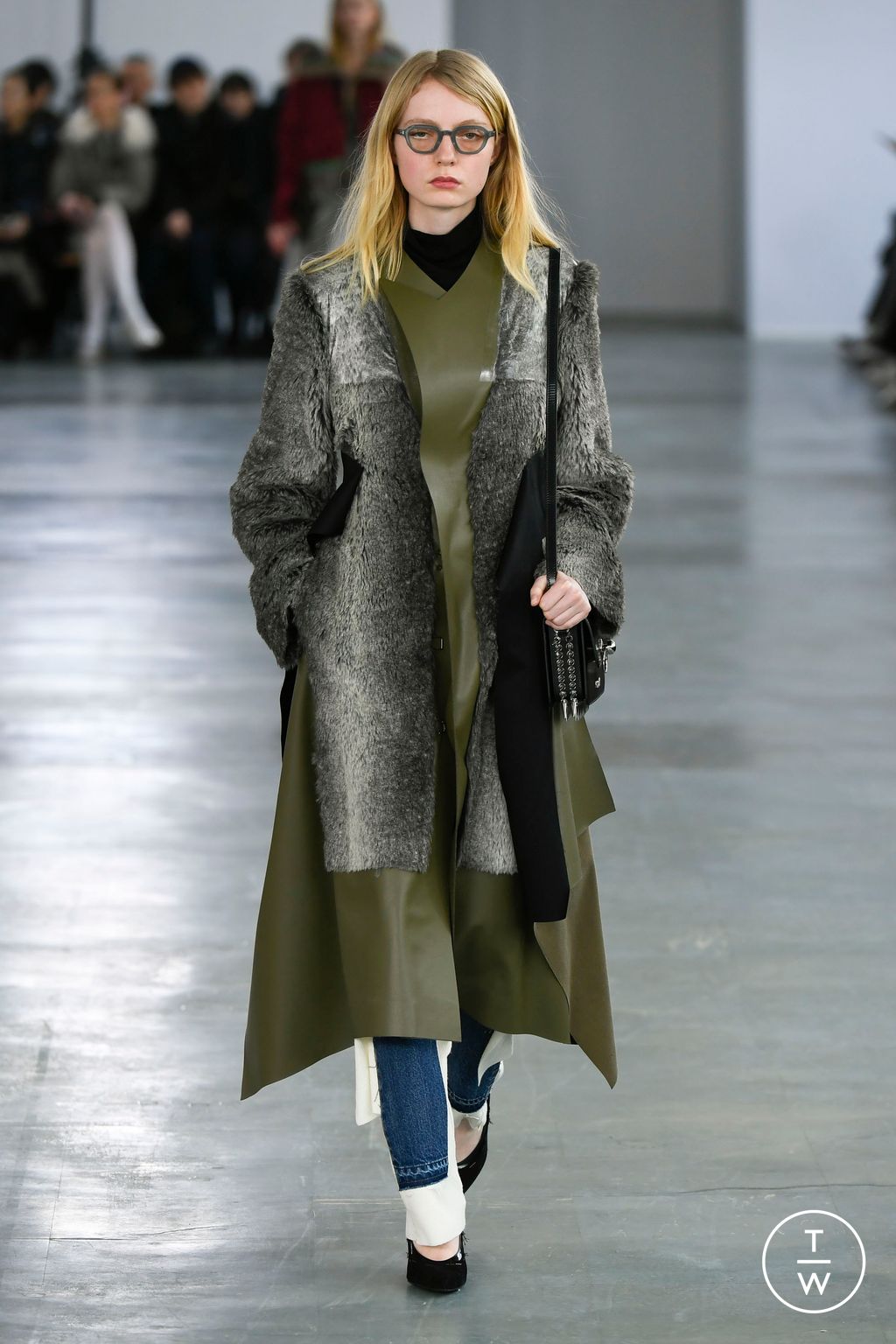 Fashion Week Paris Fall/Winter 2024 look 22 from the Undercover collection 女装
