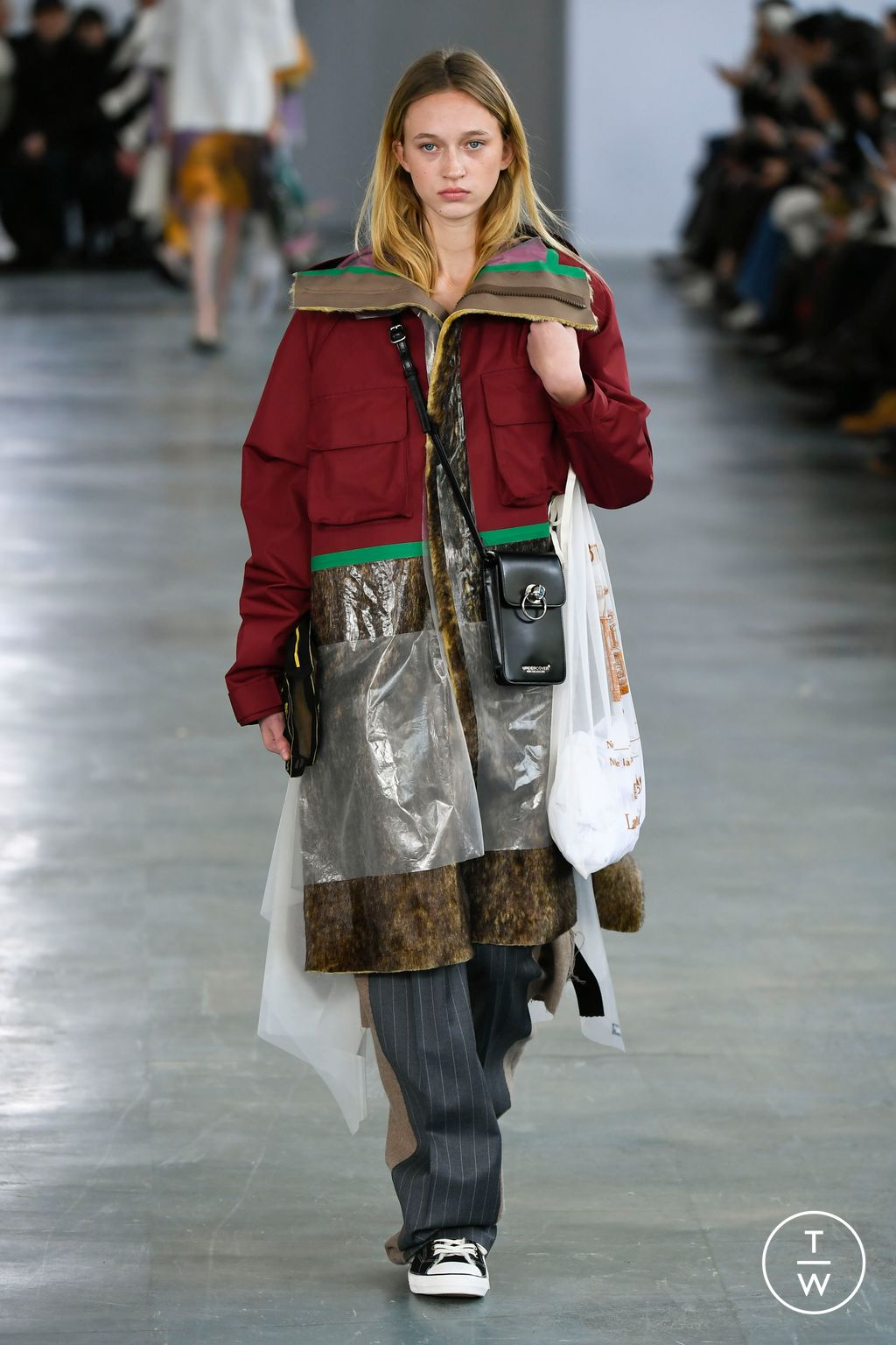 Fashion Week Paris Fall/Winter 2024 look 23 de la collection Undercover womenswear