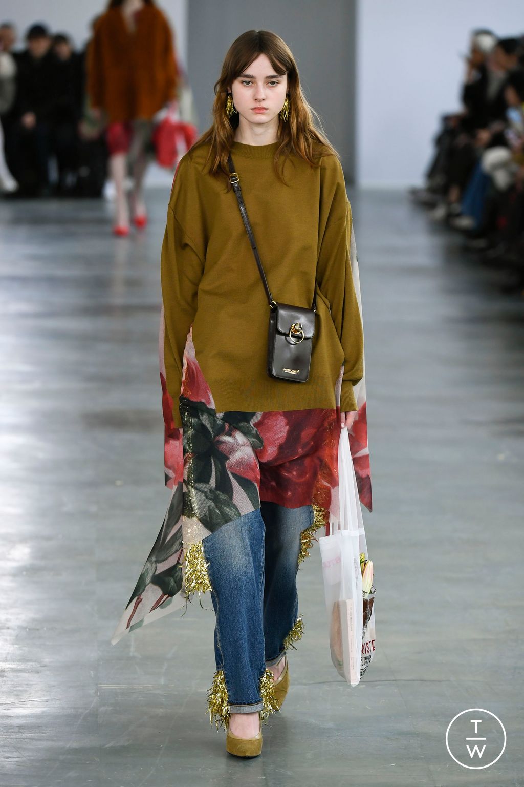 Fashion Week Paris Fall/Winter 2024 look 25 from the Undercover collection 女装