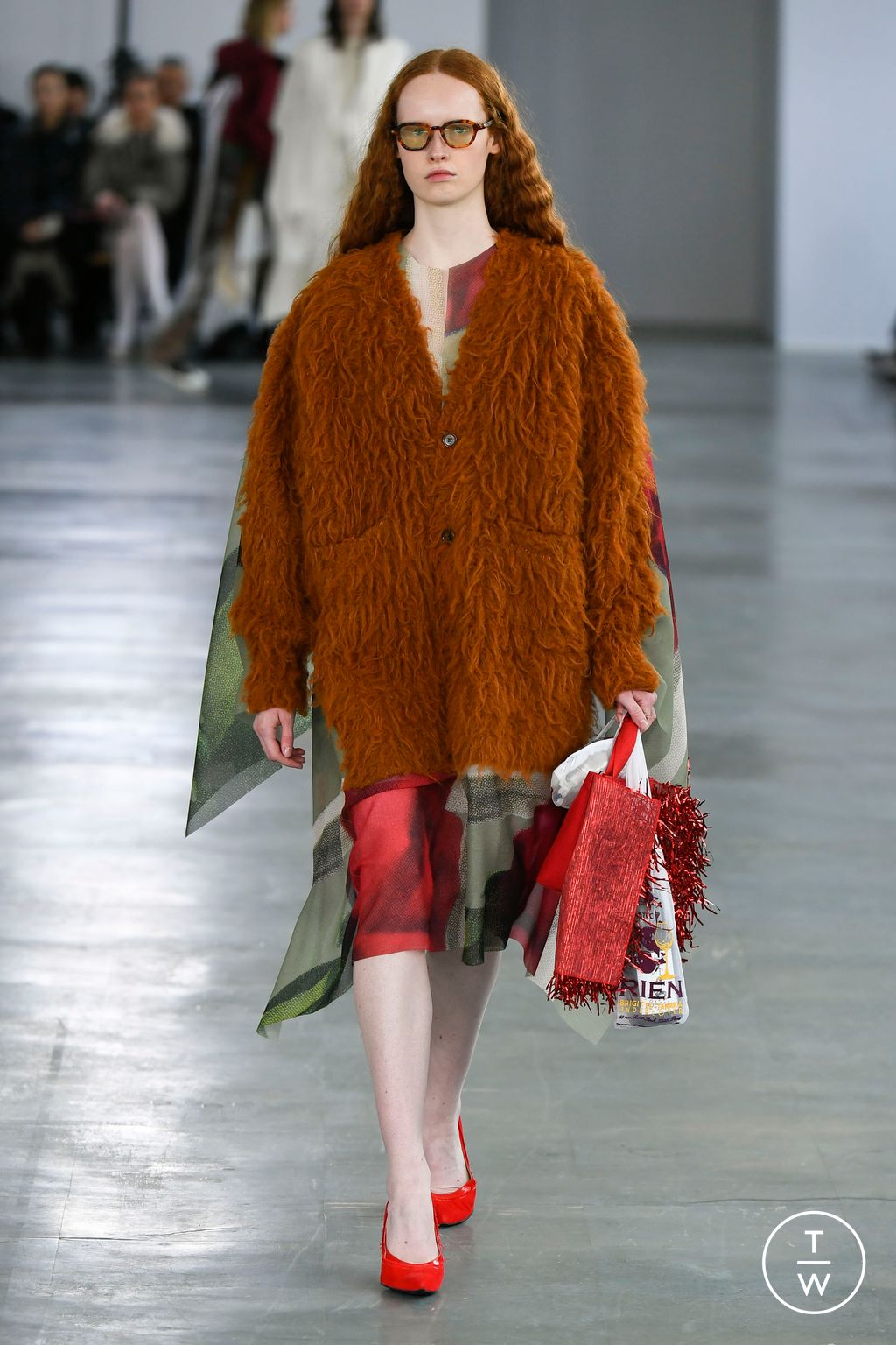 Fashion Week Paris Fall/Winter 2024 look 26 de la collection Undercover womenswear