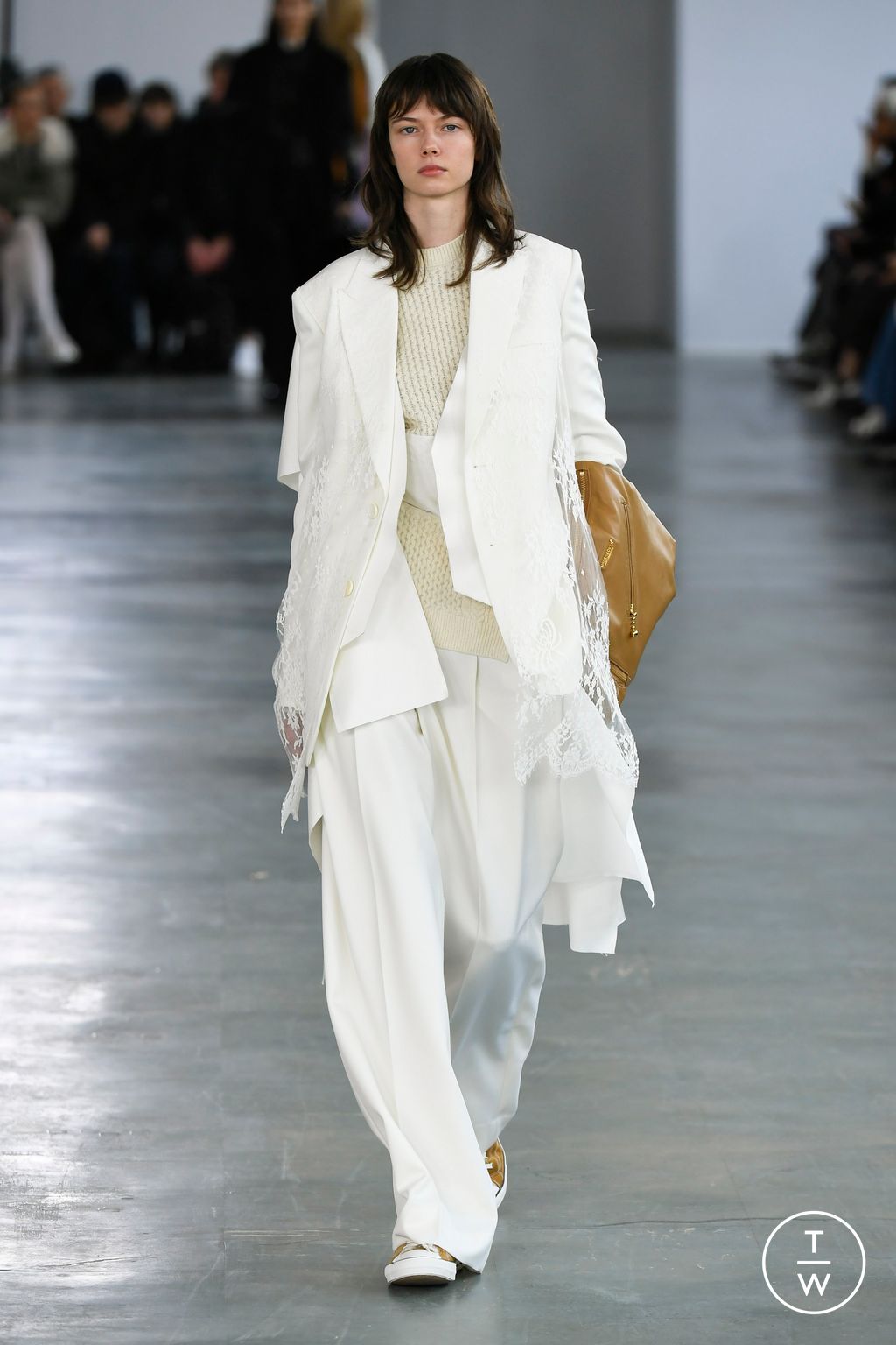 Fashion Week Paris Fall/Winter 2024 look 27 from the Undercover collection womenswear