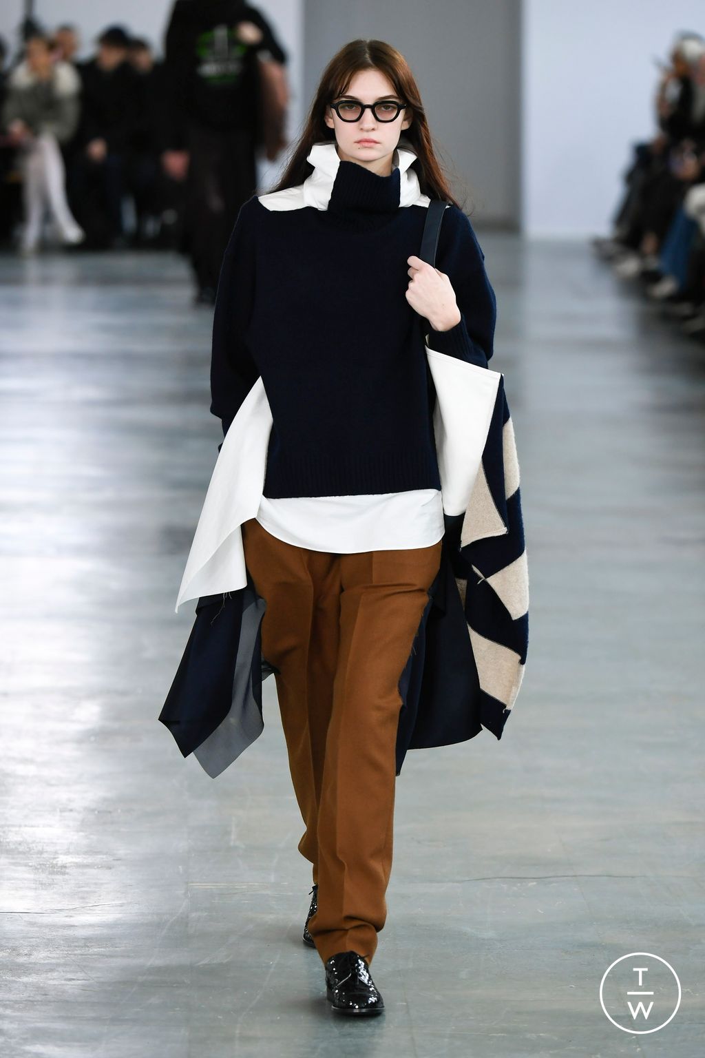 Fashion Week Paris Fall/Winter 2024 look 29 de la collection Undercover womenswear