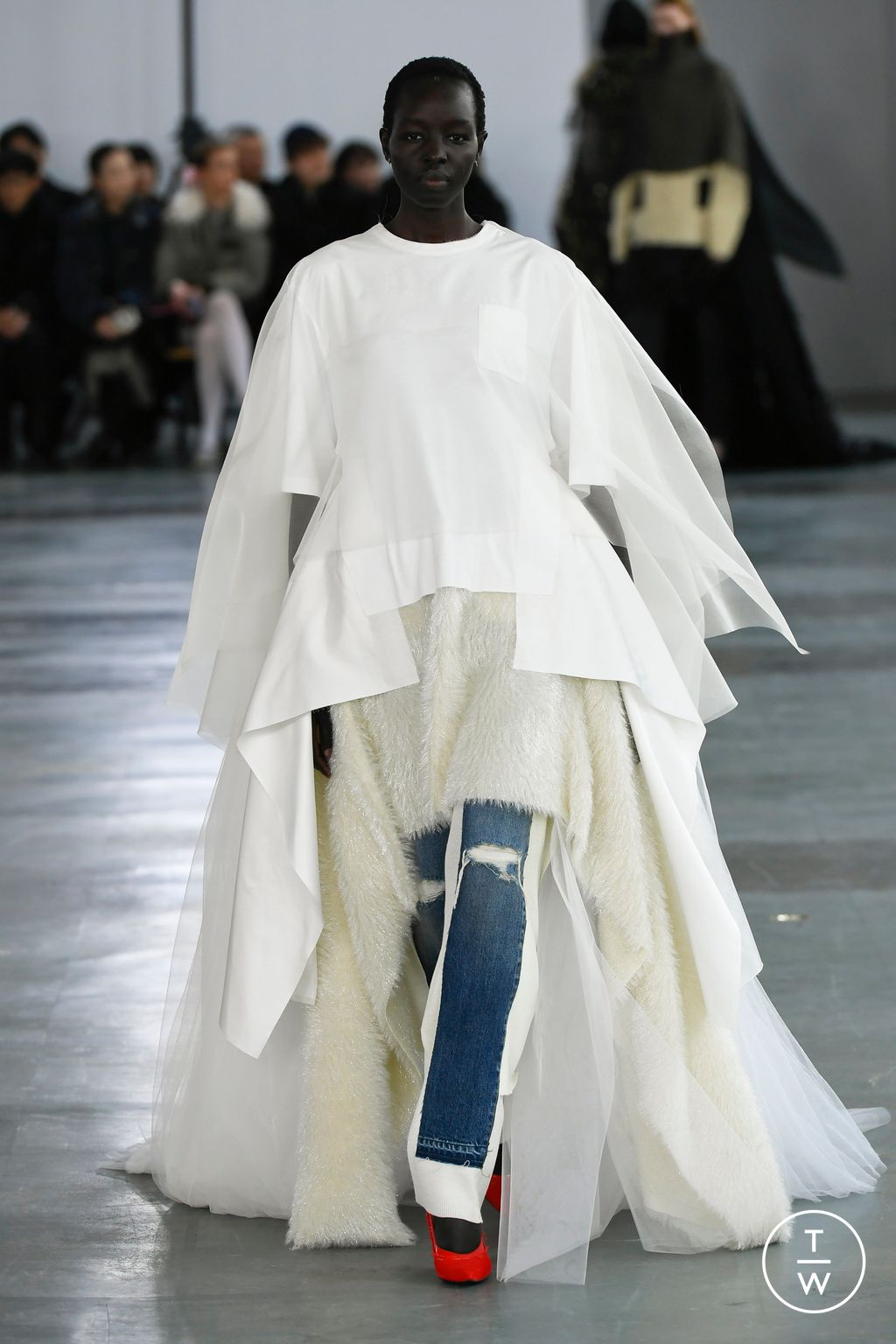 Fashion Week Paris Fall/Winter 2024 look 34 from the Undercover collection womenswear