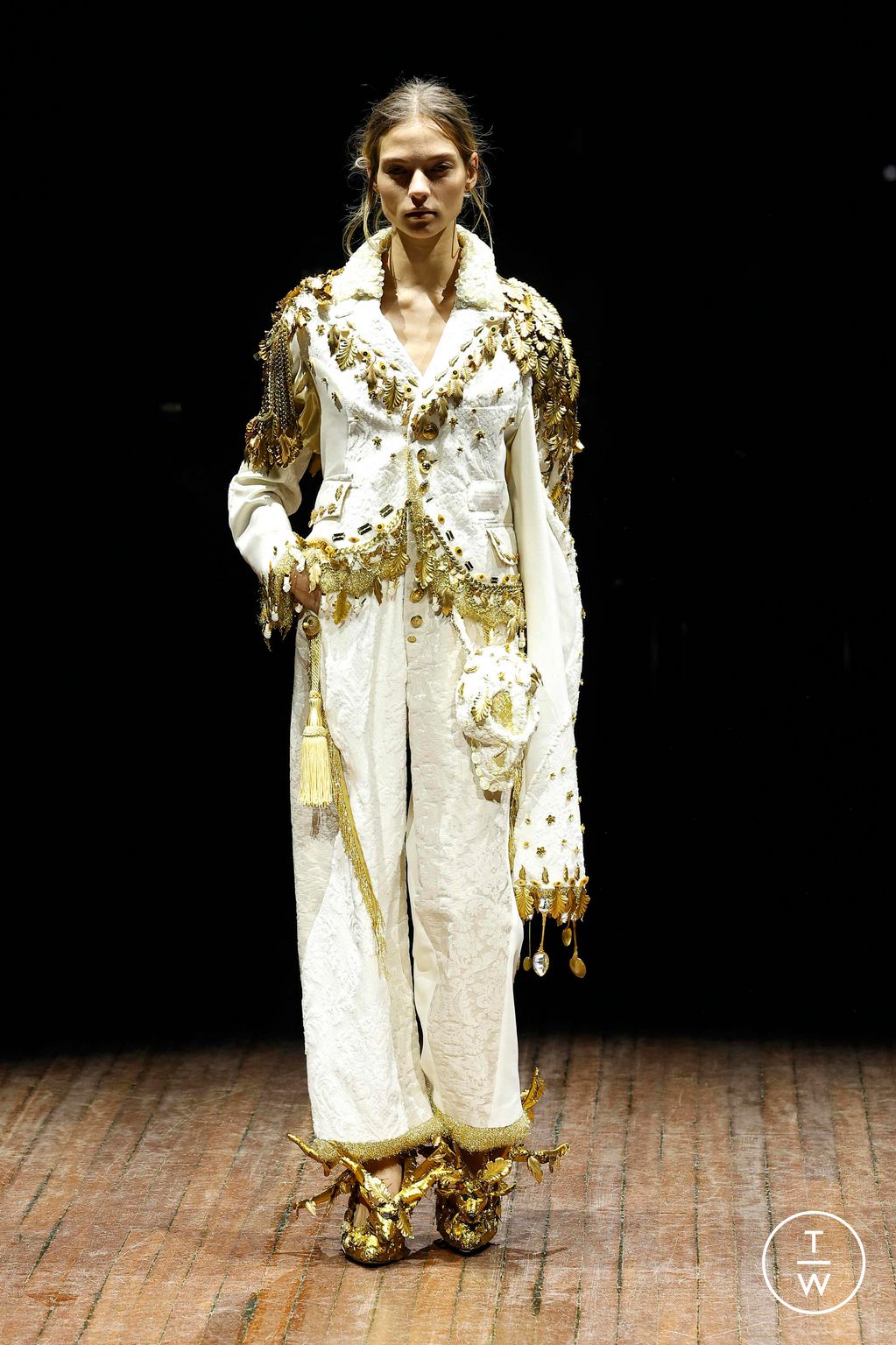 Fashion Week Paris Fall/Winter 2025 look 1 from the Undercover collection womenswear