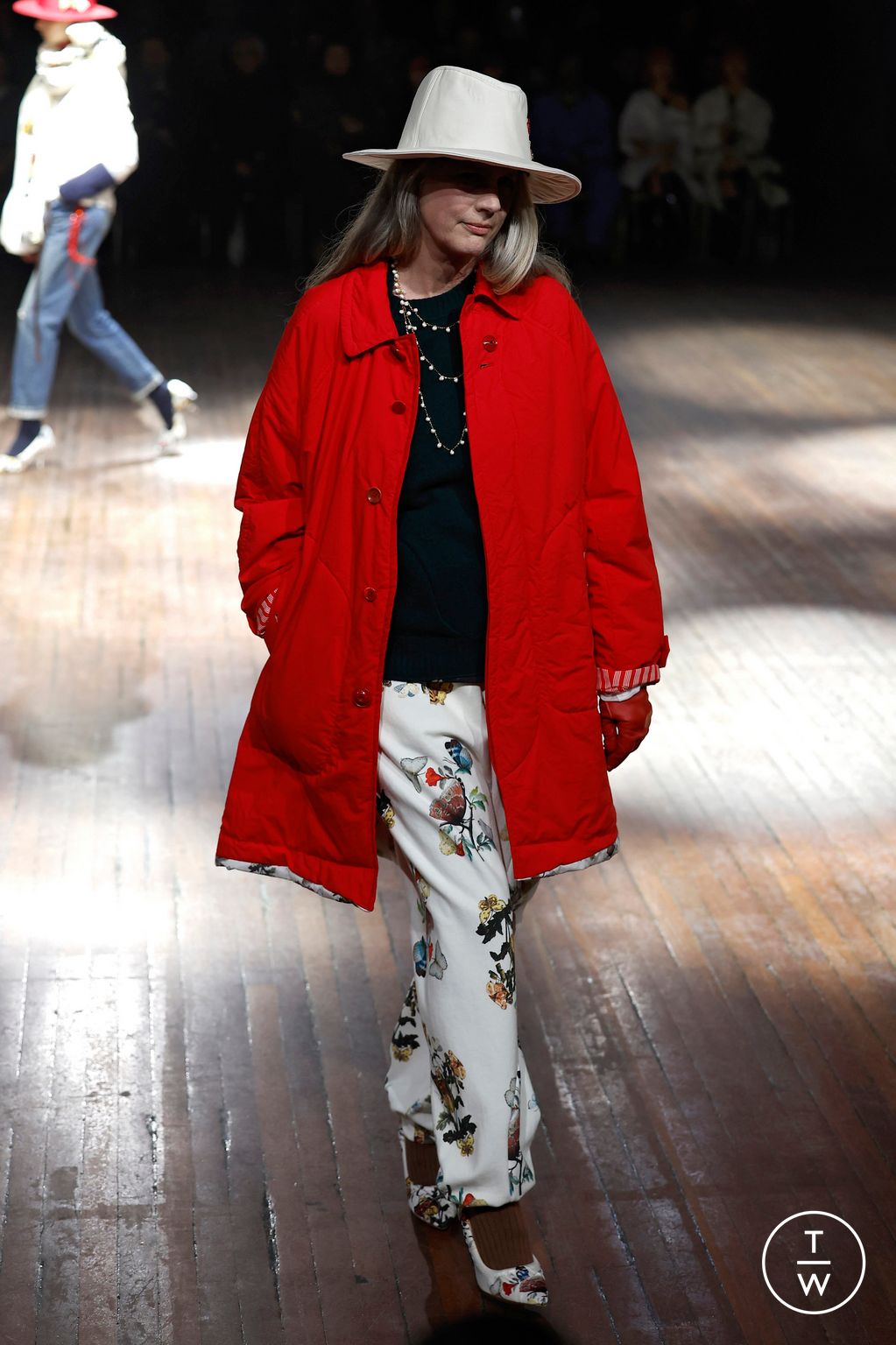 Fashion Week Paris Fall/Winter 2025 look 8 from the Undercover collection womenswear
