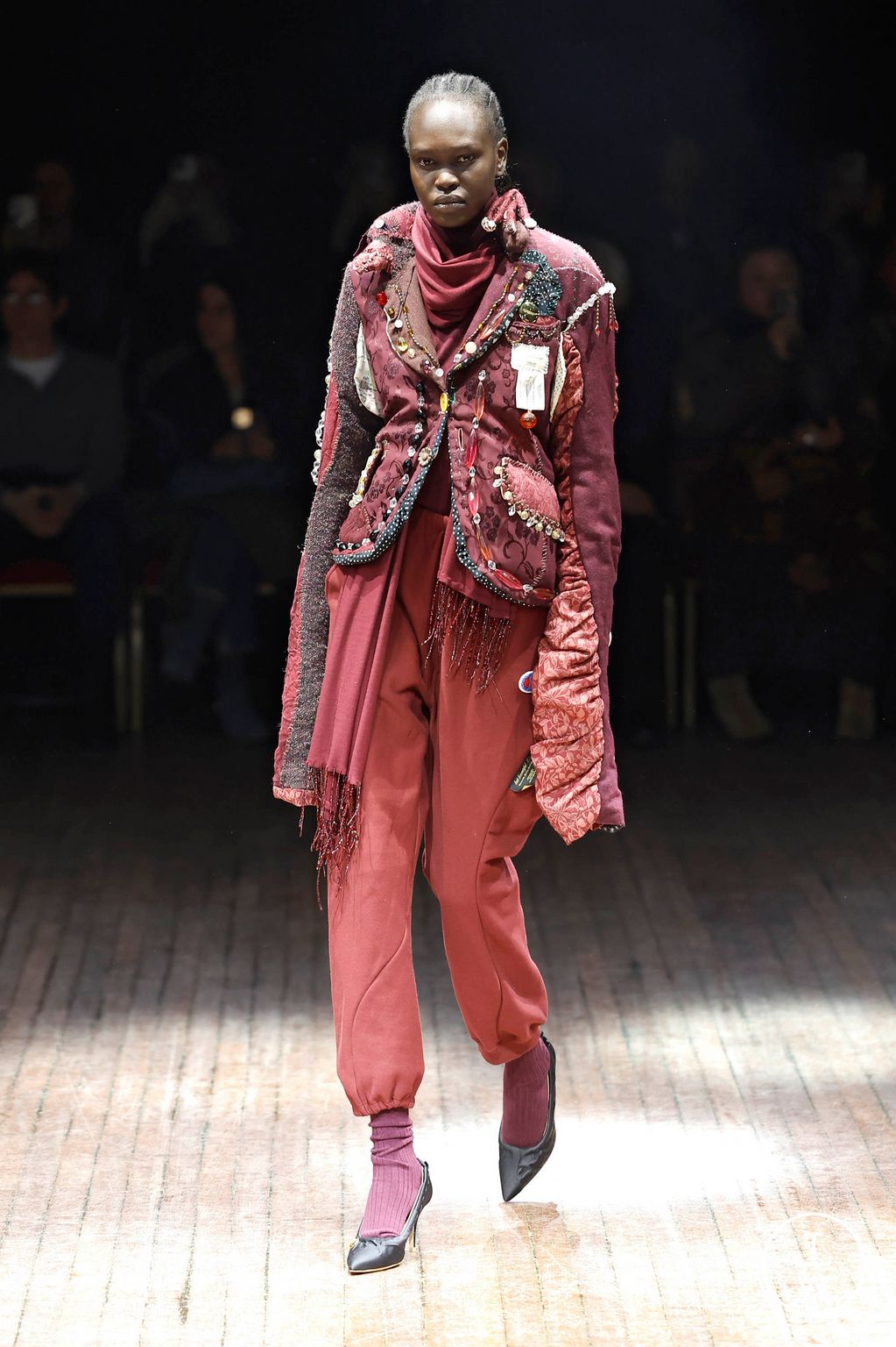 Fashion Week Paris Fall/Winter 2025 look 24 from the Undercover collection womenswear