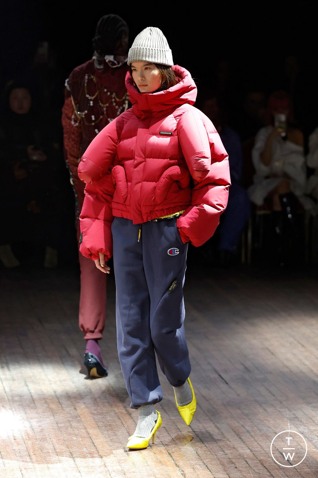 Fashion Week Paris Fall/Winter 2025 look 26 from the Undercover collection womenswear