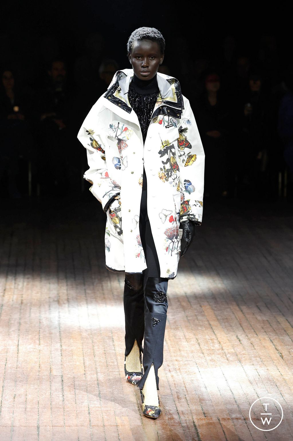 Fashion Week Paris Fall/Winter 2025 look 32 from the Undercover collection womenswear