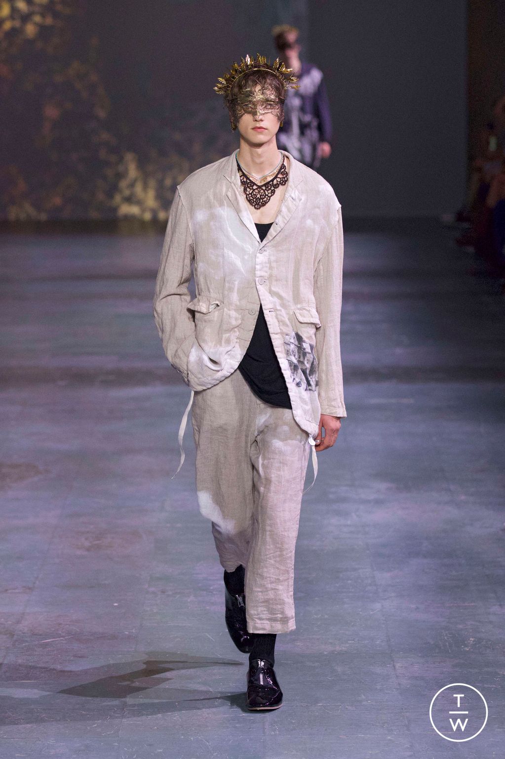 Fashion Week Paris Spring/Summer 2025 look 1 from the Undercover collection menswear