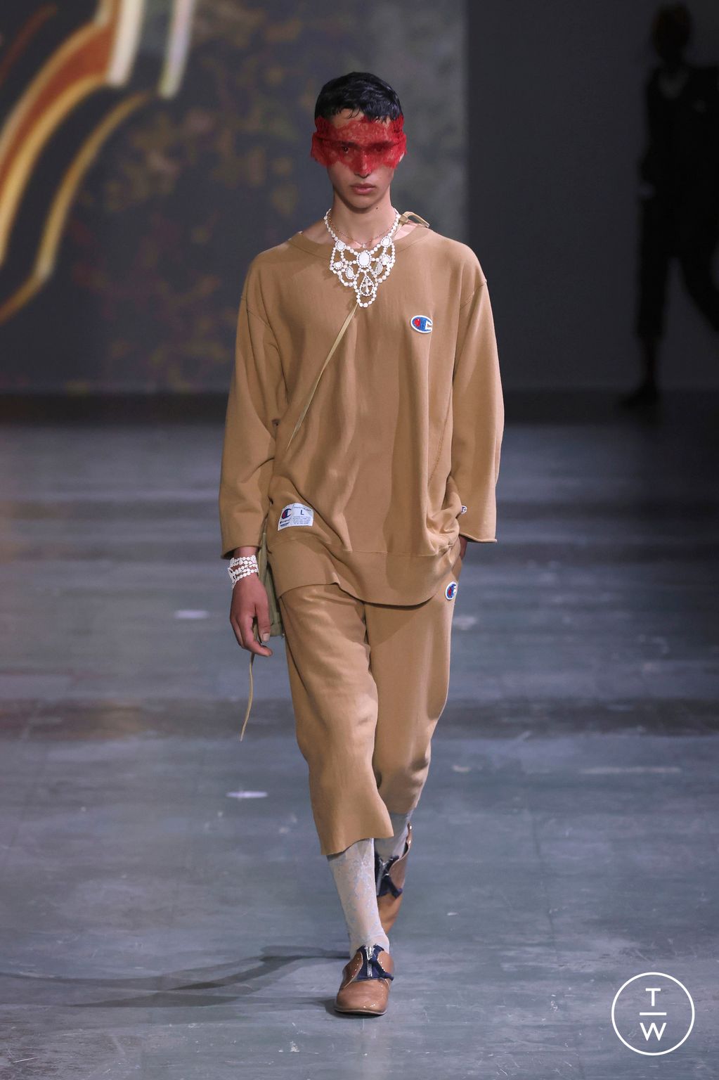 Fashion Week Paris Spring/Summer 2025 look 14 from the Undercover collection menswear