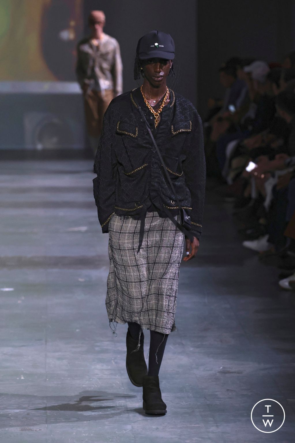 Fashion Week Paris Spring-Summer 2025 look 41 from the Undercover collection 男装