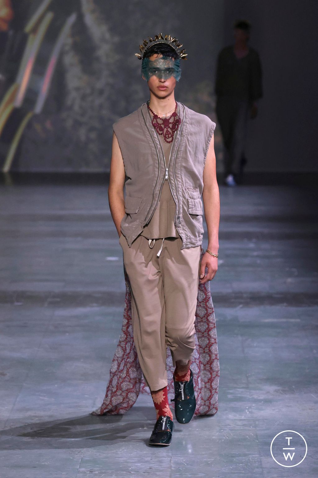 Fashion Week Paris Spring-Summer 2025 look 43 from the Undercover collection 男装