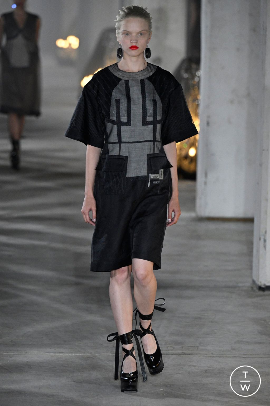 Fashion Week Paris Spring/Summer 2024 look 7 from the Undercover collection 女装