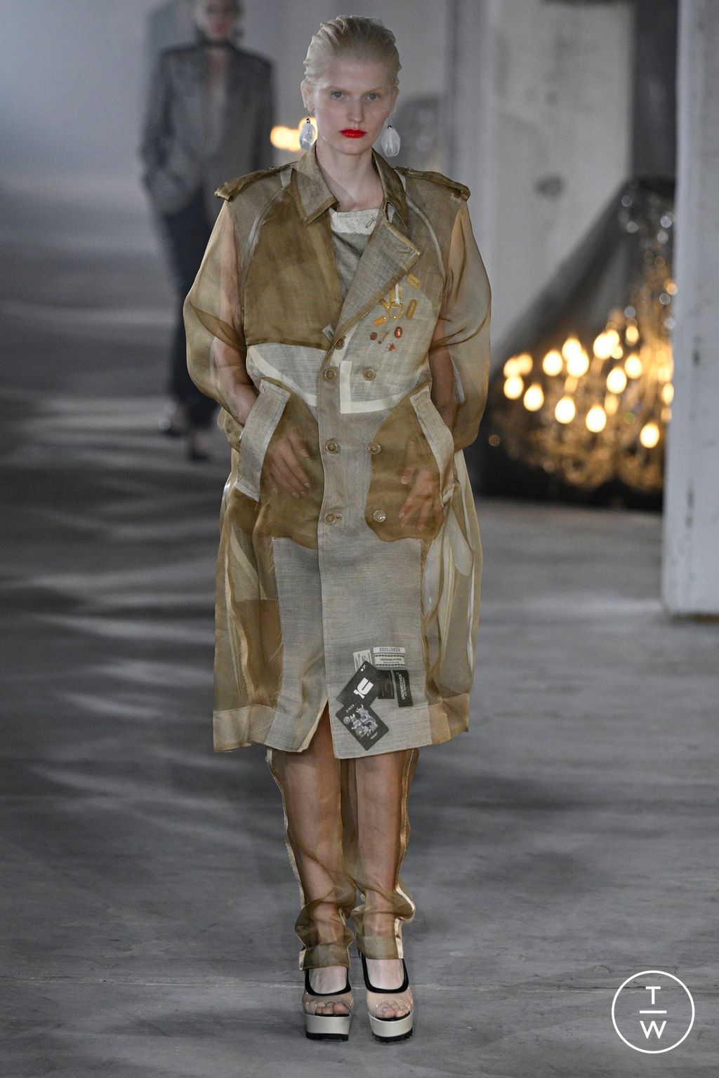 Fashion Week Paris Spring/Summer 2024 look 9 from the Undercover collection womenswear