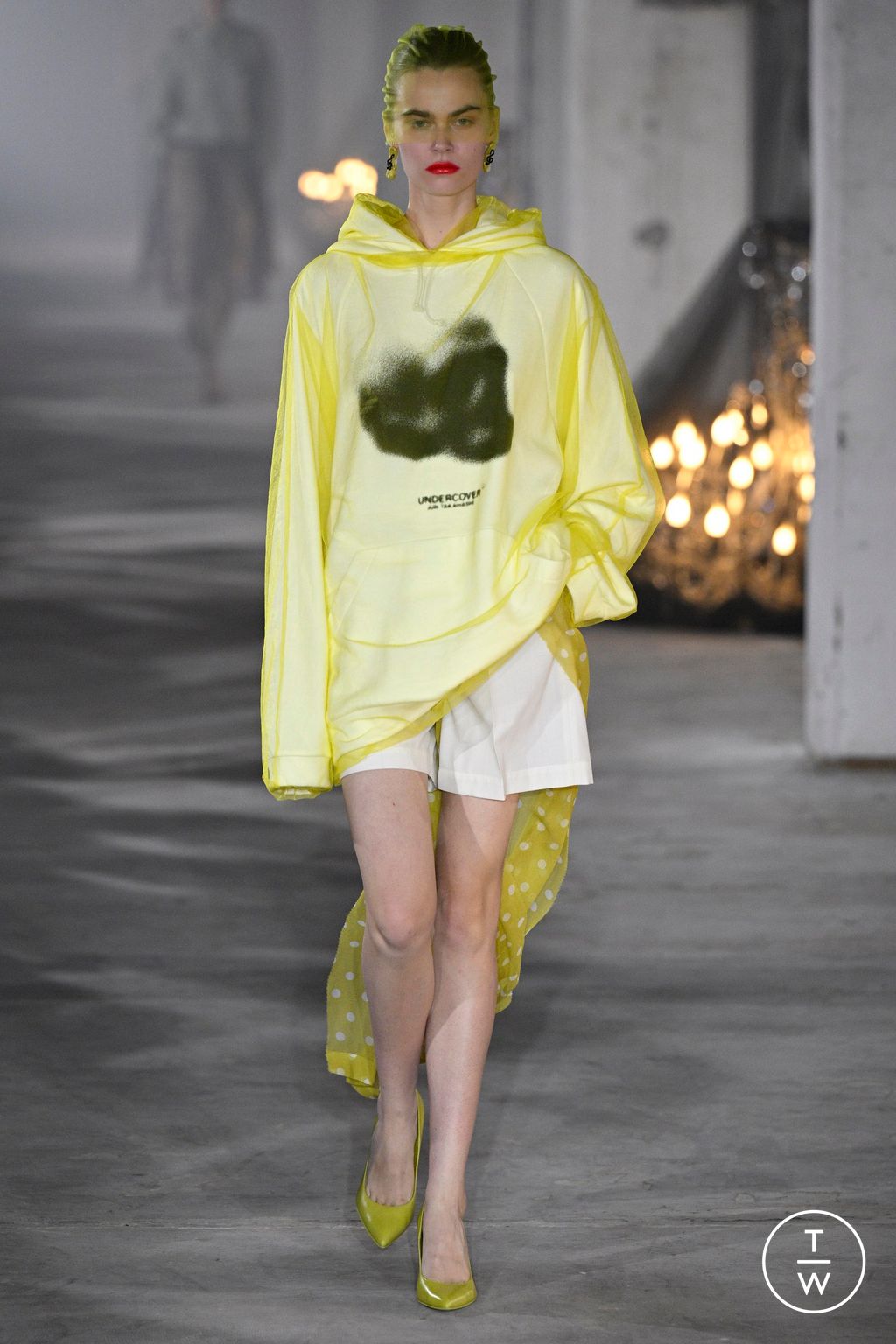 Fashion Week Paris Spring/Summer 2024 look 18 from the Undercover collection womenswear