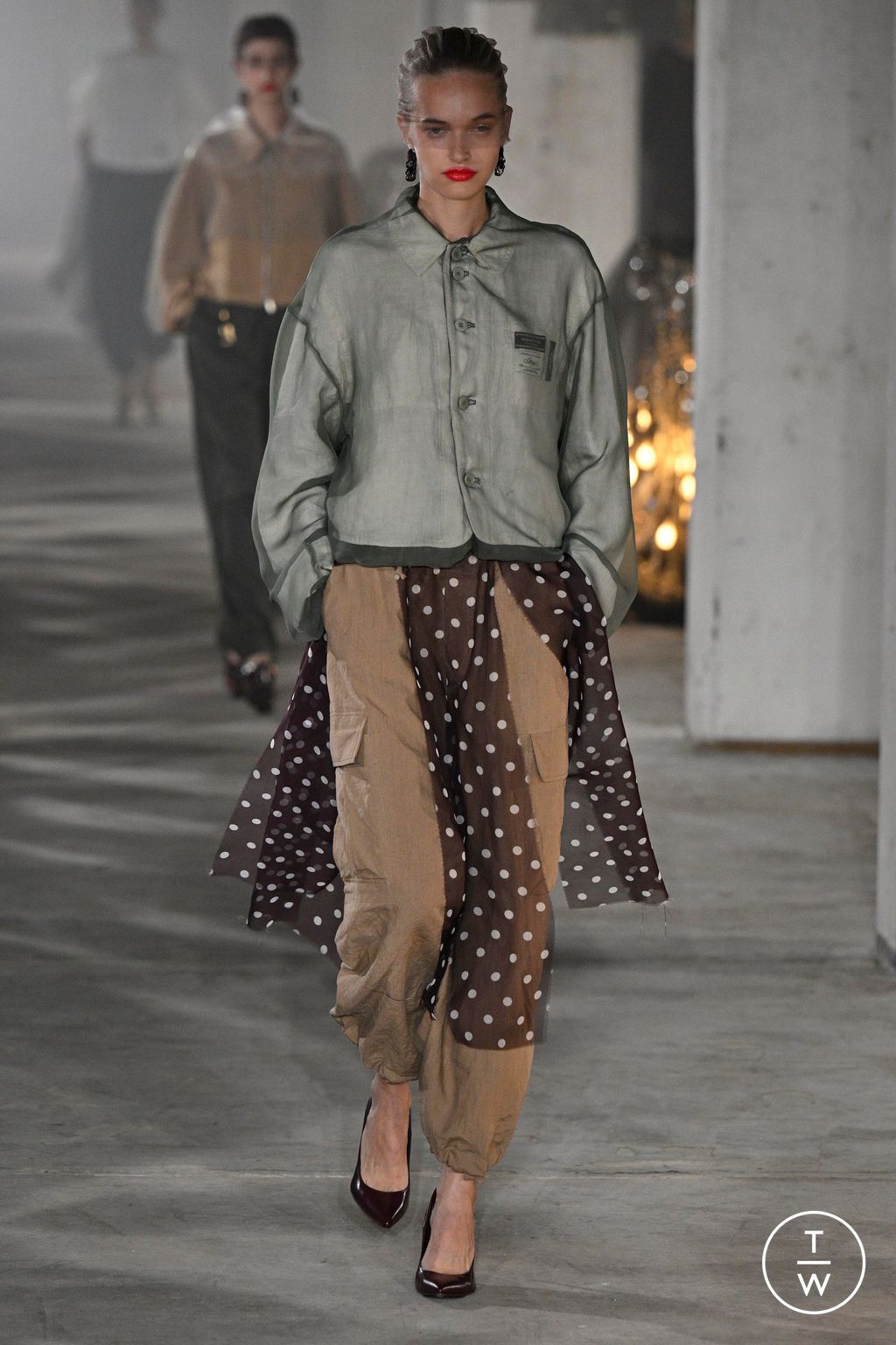 Fashion Week Paris Spring/Summer 2024 look 19 from the Undercover collection womenswear