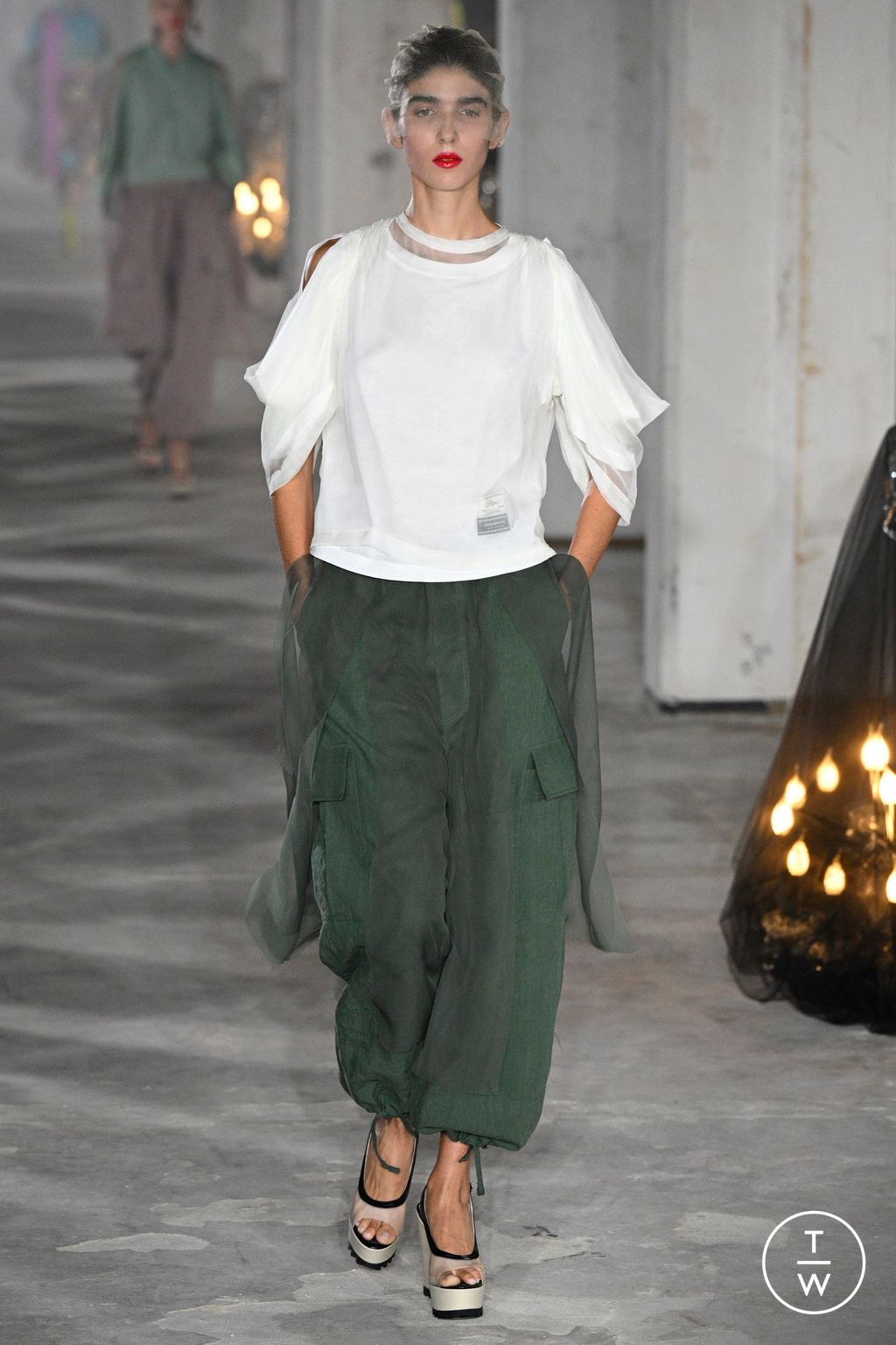 Fashion Week Paris Spring/Summer 2024 look 21 from the Undercover collection womenswear