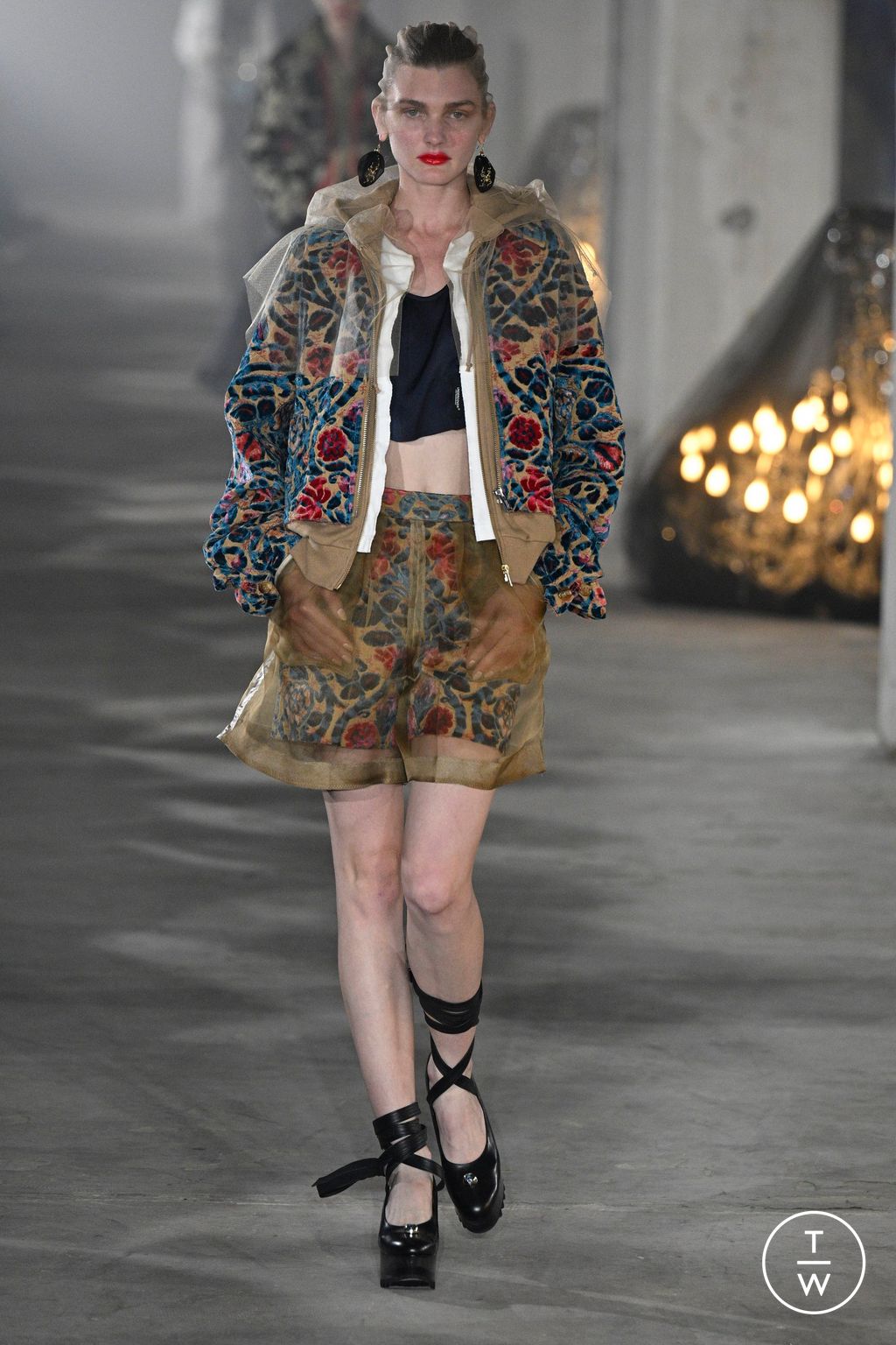 Fashion Week Paris Spring/Summer 2024 look 34 from the Undercover collection womenswear