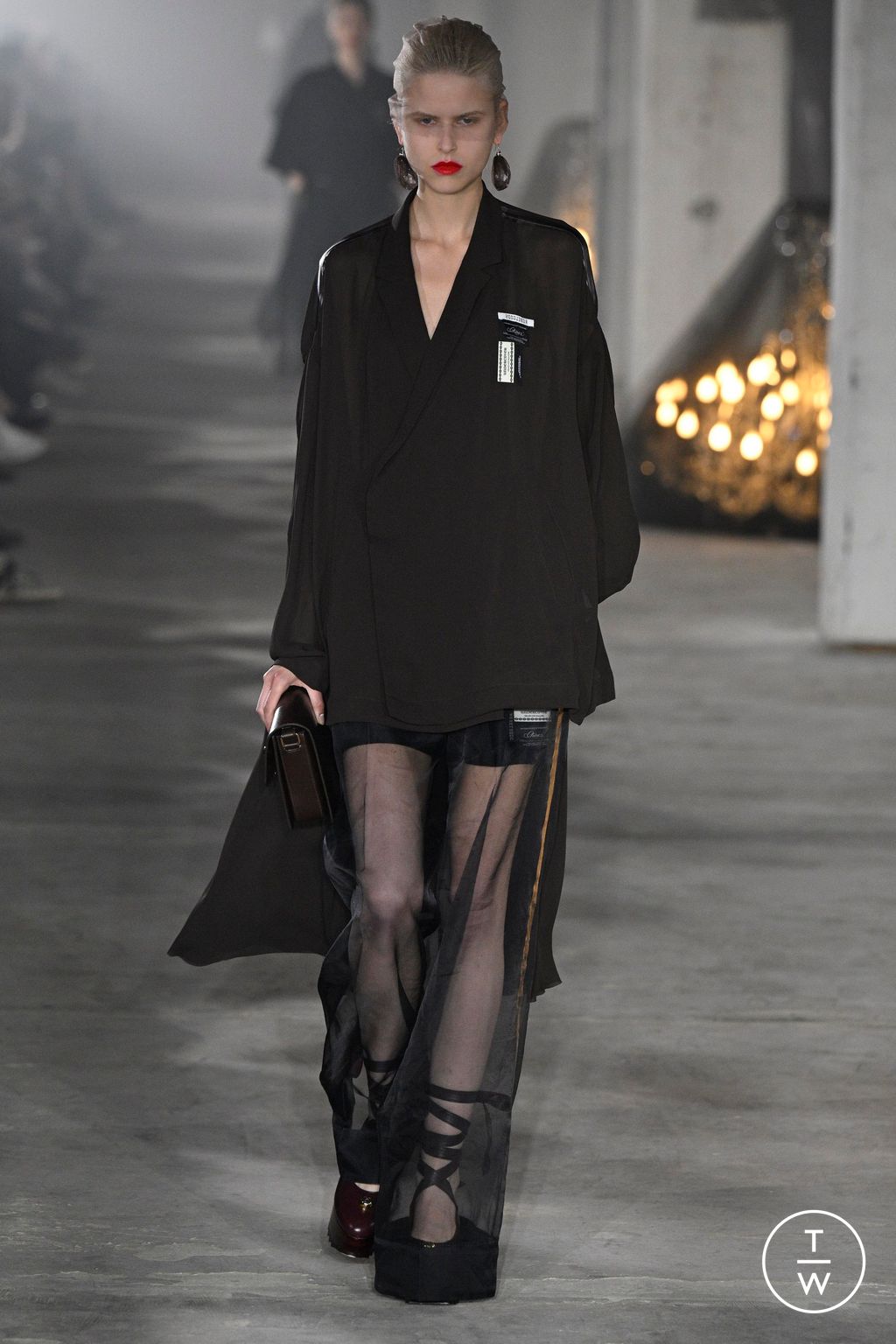Fashion Week Paris Spring/Summer 2024 look 38 from the Undercover collection 女装