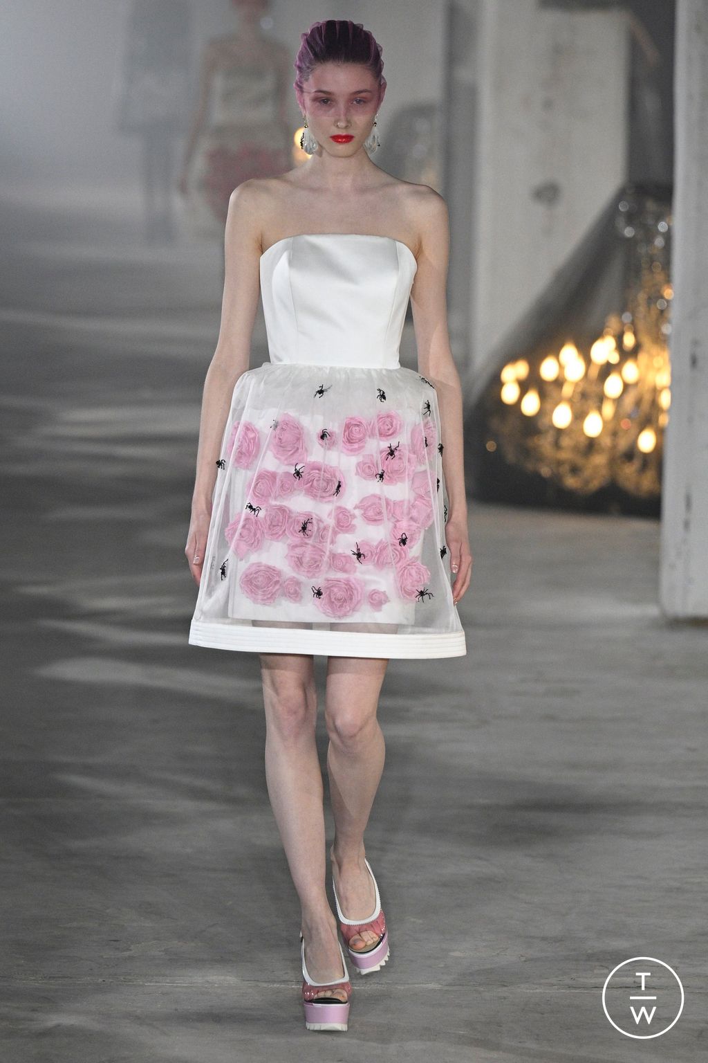 Fashion Week Paris Spring/Summer 2024 look 52 from the Undercover collection womenswear