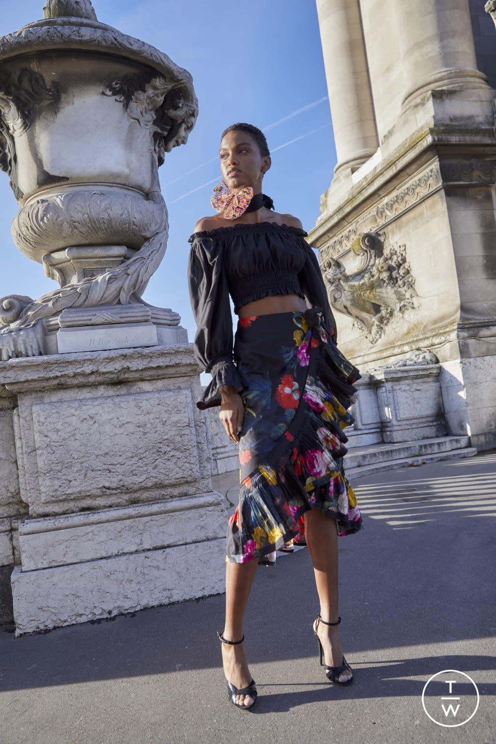 Fashion Week Paris Spring/Summer 2022 look 2 de la collection Emanuel Ungaro womenswear
